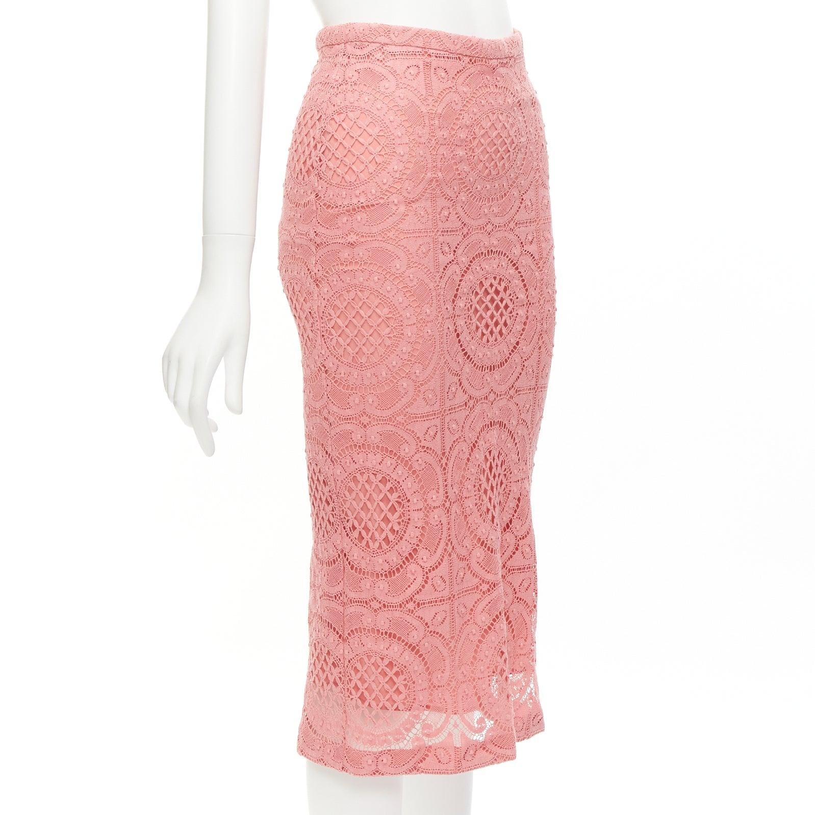 BURBERRY Runway pink cotton blend floral lace high waisted pencil skirt IT36 XXS In Excellent Condition For Sale In Hong Kong, NT