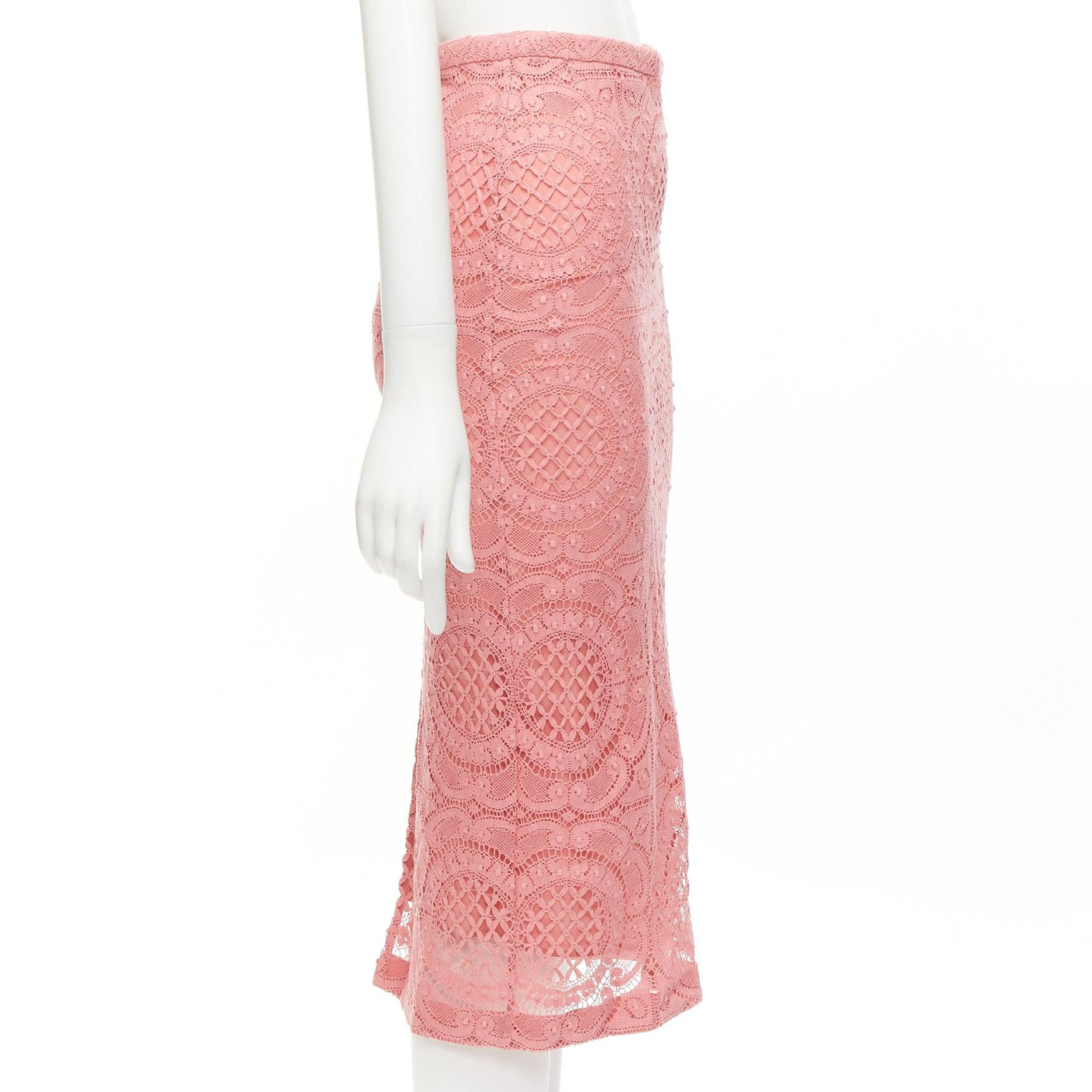 BURBERRY Runway pink cotton blend floral lace high waisted pencil skirt IT36 XXS In Excellent Condition For Sale In Hong Kong, NT