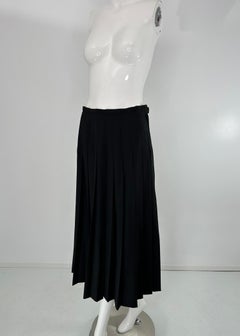 Burberry/s 1980s Black Fine Wool Stitch Down Pleated Skirt 40