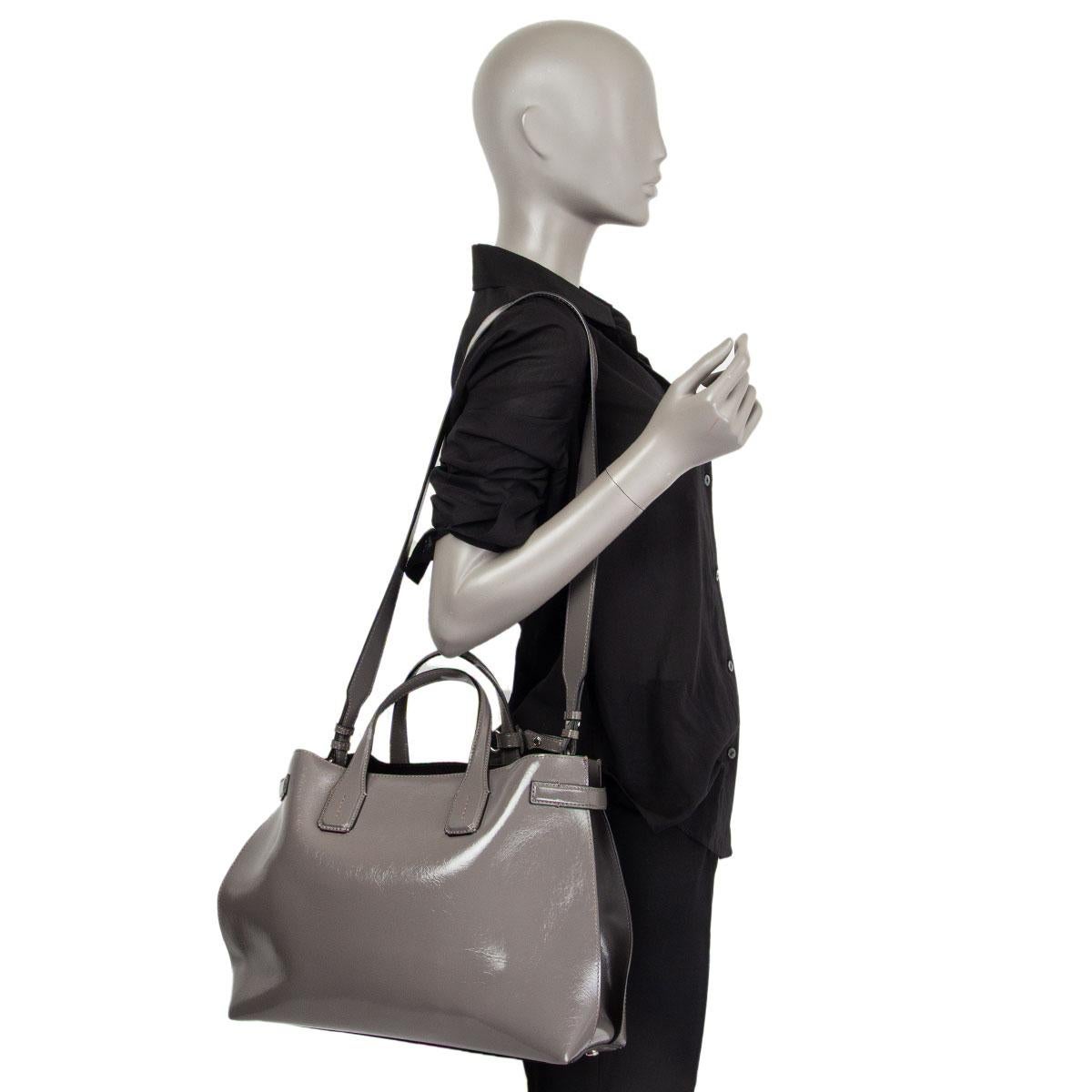 BURBERRY Sepia grey leather BANNER SOFT MEDIUM TOTE Bag In Excellent Condition In Zürich, CH