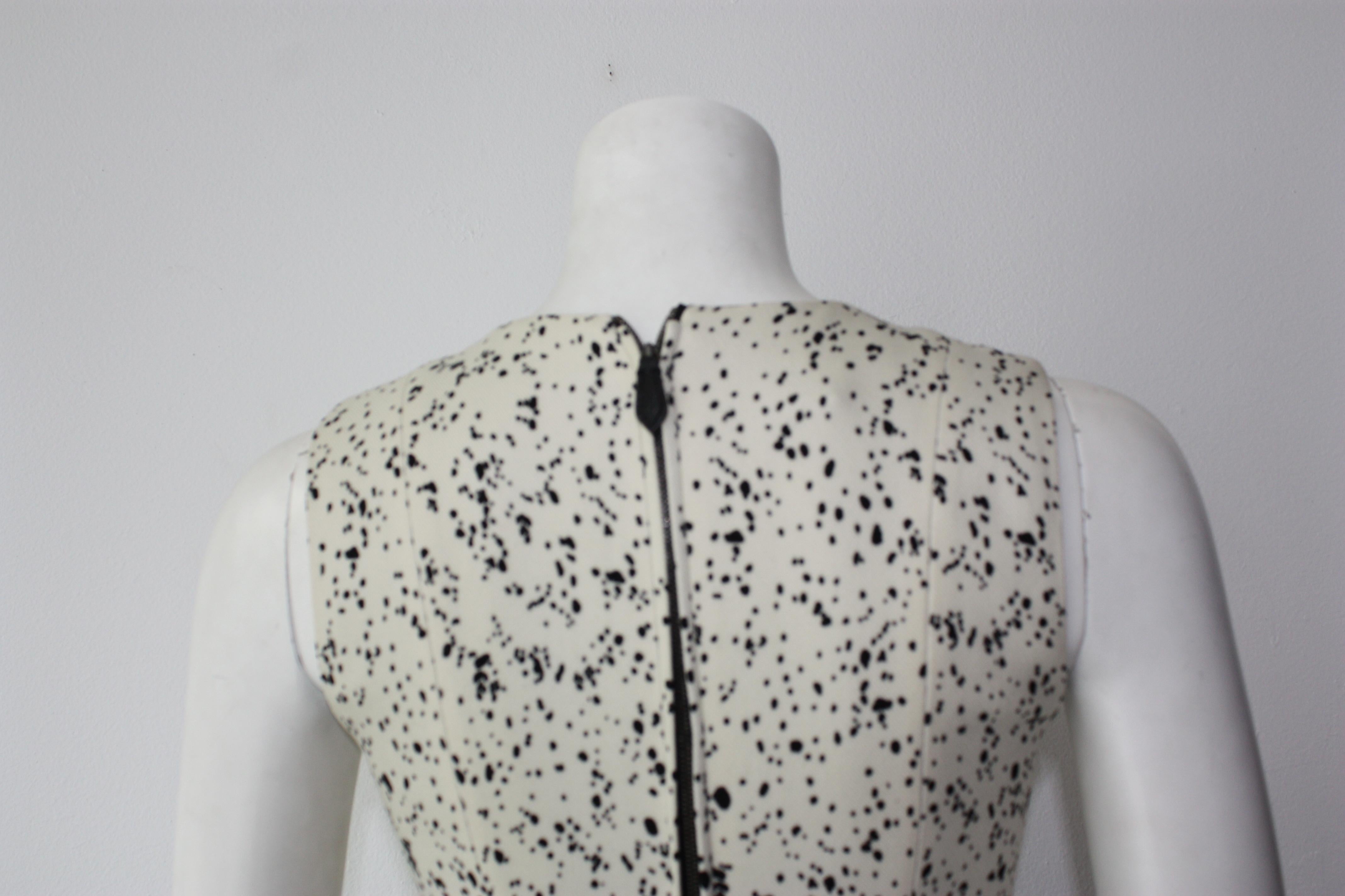 Burberry Wool Black and White Speckle Shift Dress Size 38 In Excellent Condition For Sale In Thousand Oaks, CA