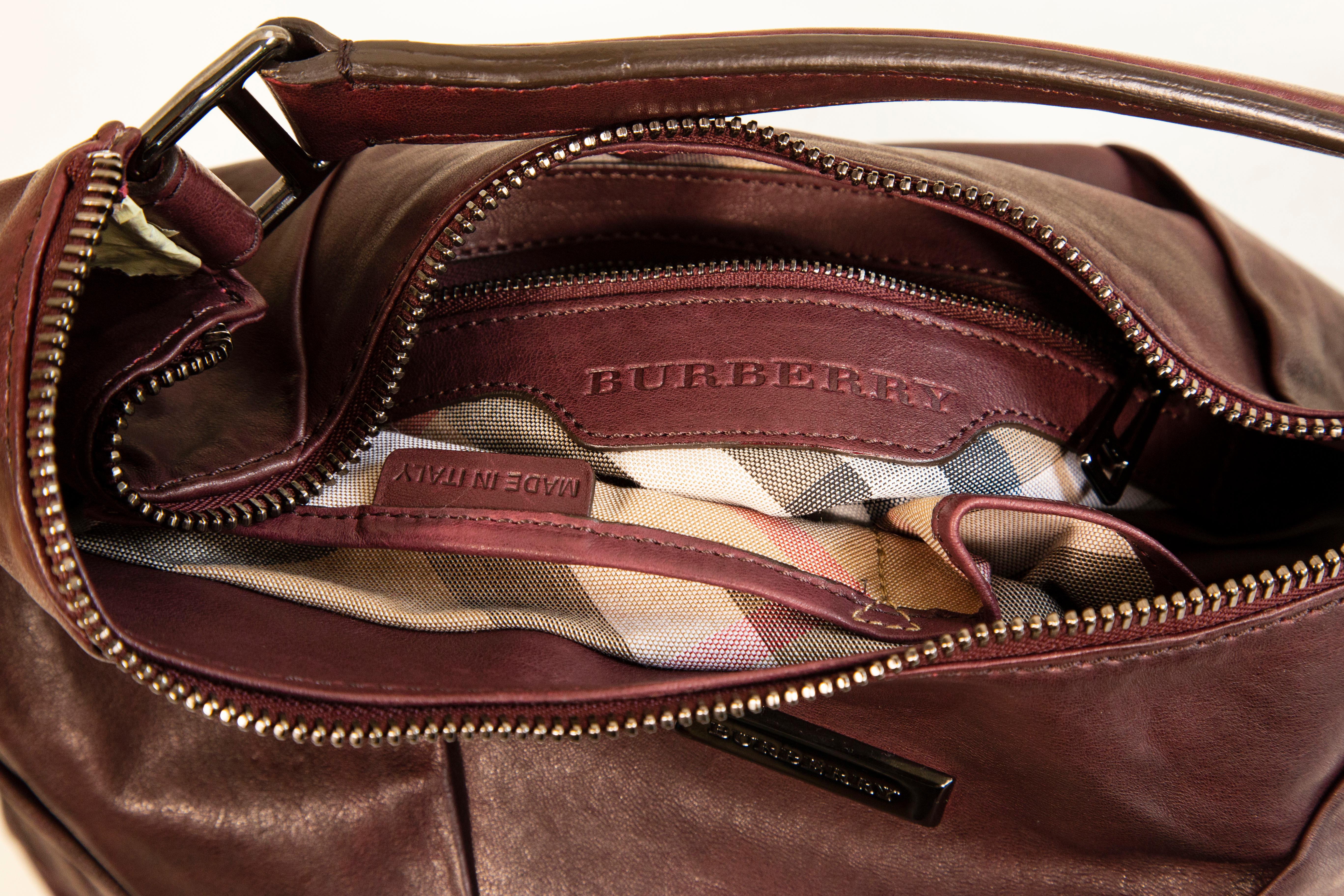Burberry Shoulder Bag in Burgundy Leather 4
