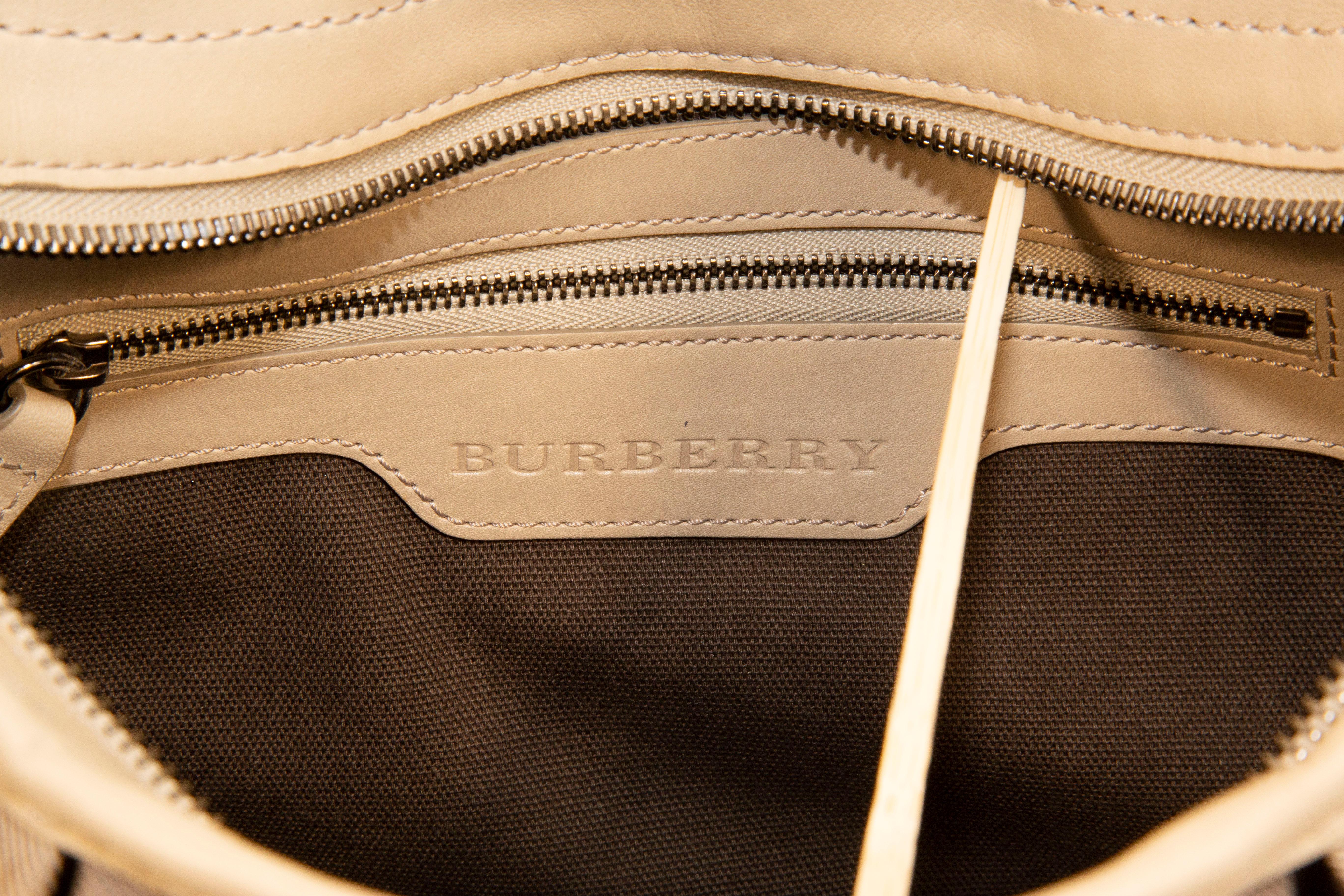 Burberry Shoulder Hobo Bag in Coated Multicolor Canvas and Gray Leather  For Sale 7