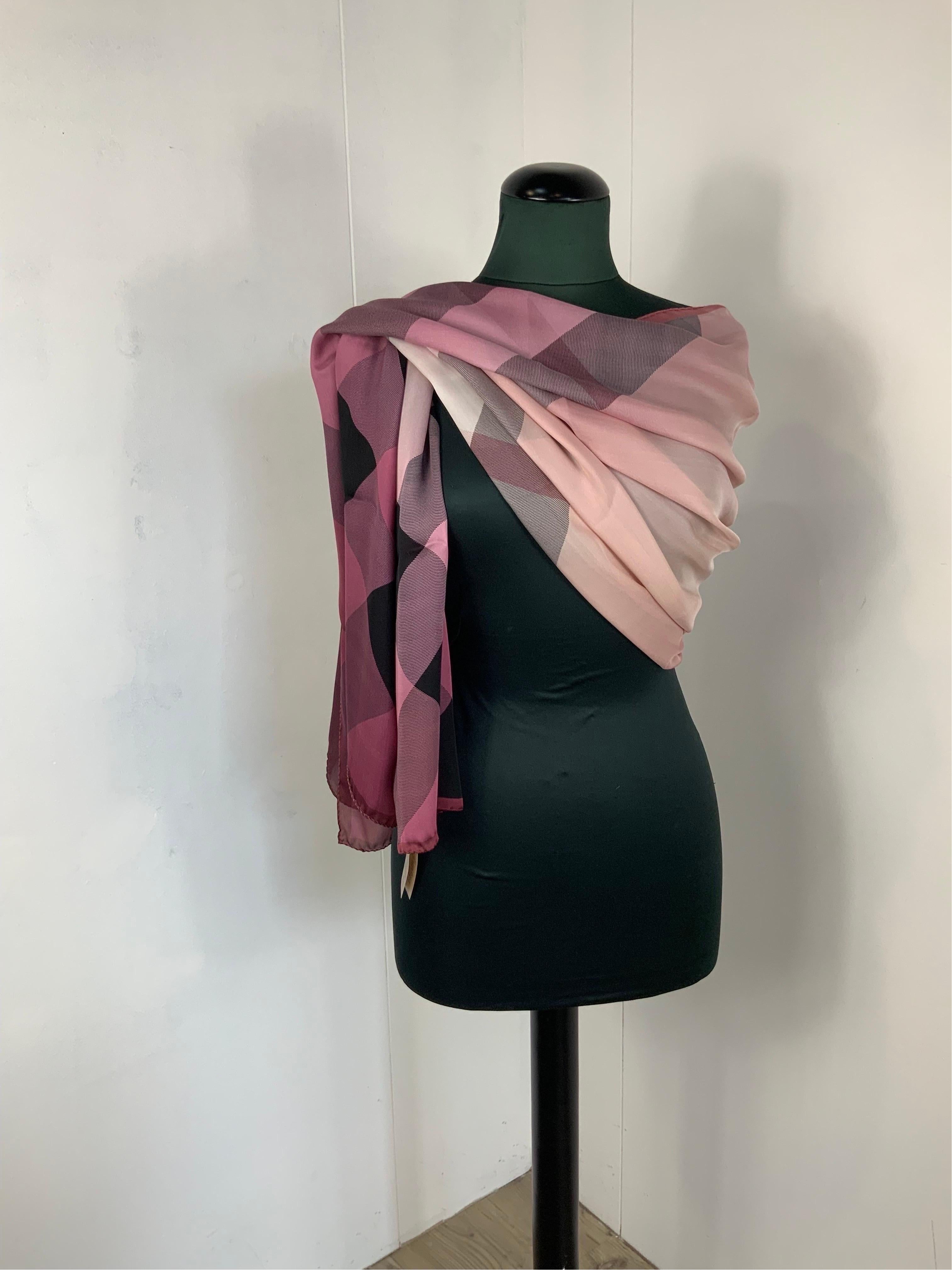 Burberry silk pink Foulard In New Condition In Carnate, IT