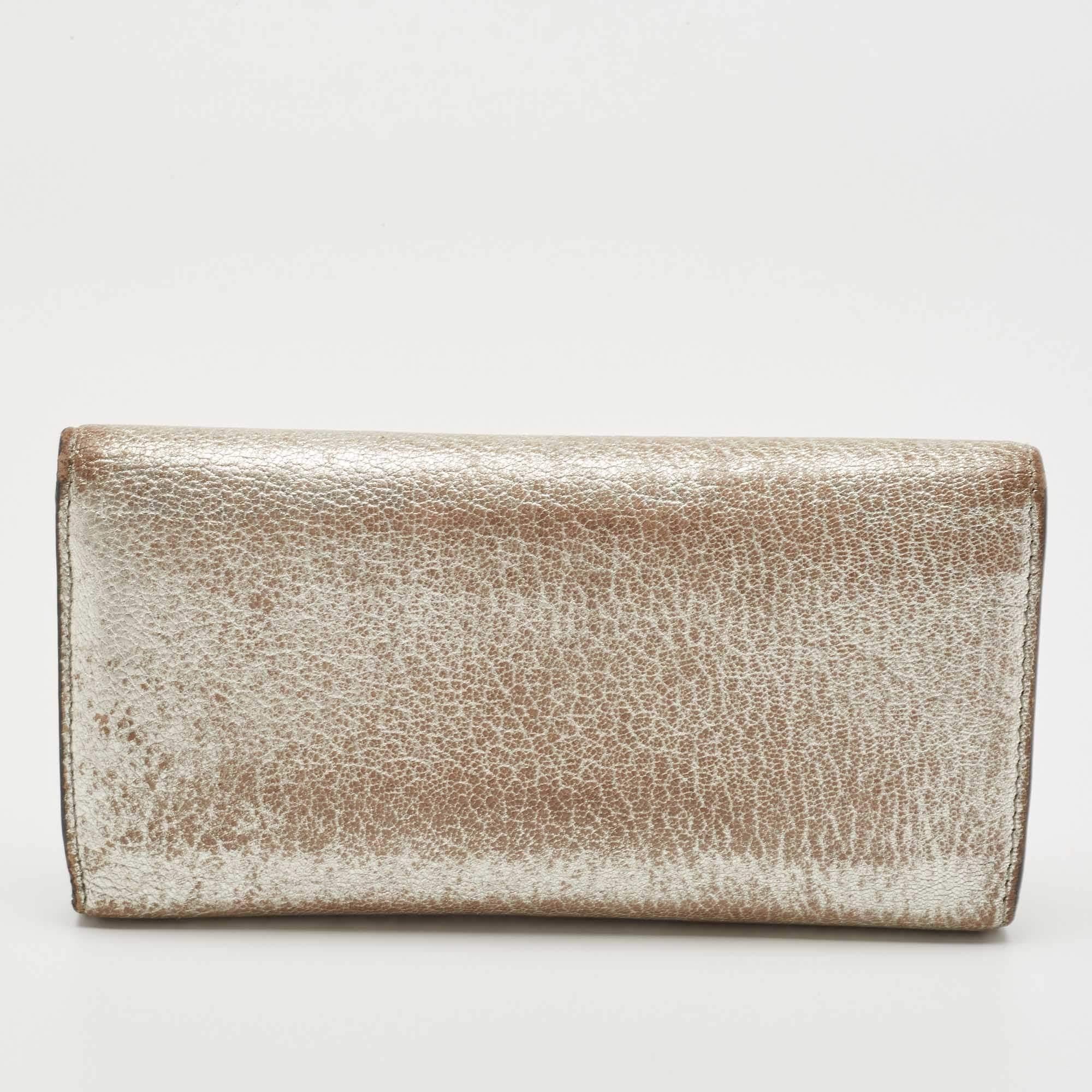 Women's Burberry Silver Leather Continental Wallet For Sale