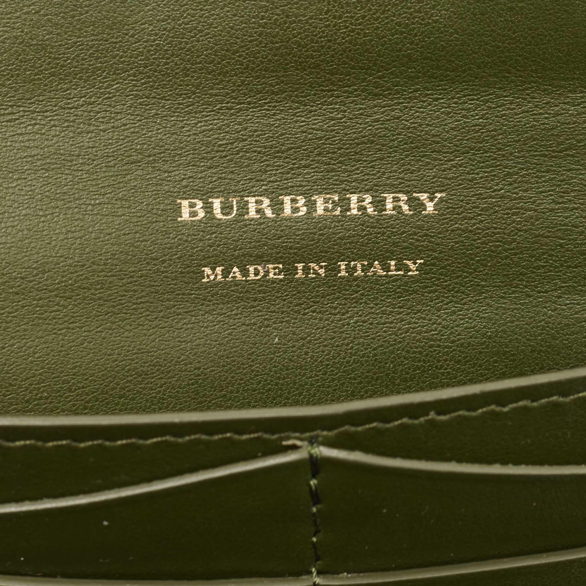 Burberry Silver Leather Highbury D-Ring Continental Wallet For Sale 1