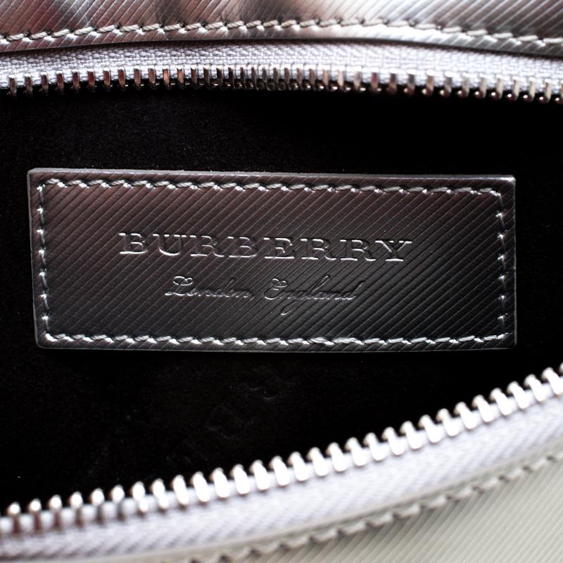 Burberry Silver Patent Leather Lock Trench Clutch For Sale 1