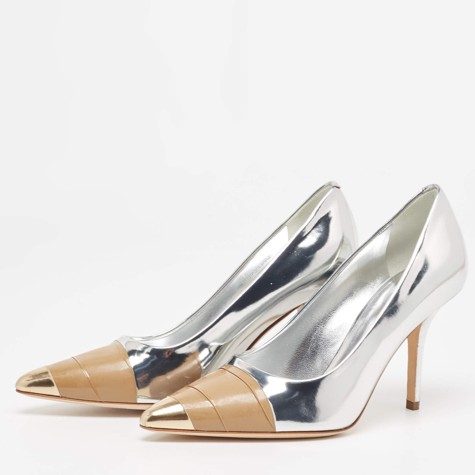 Women's Burberry Silver Patent Pointed Toe Pumps Size 36.5 For Sale