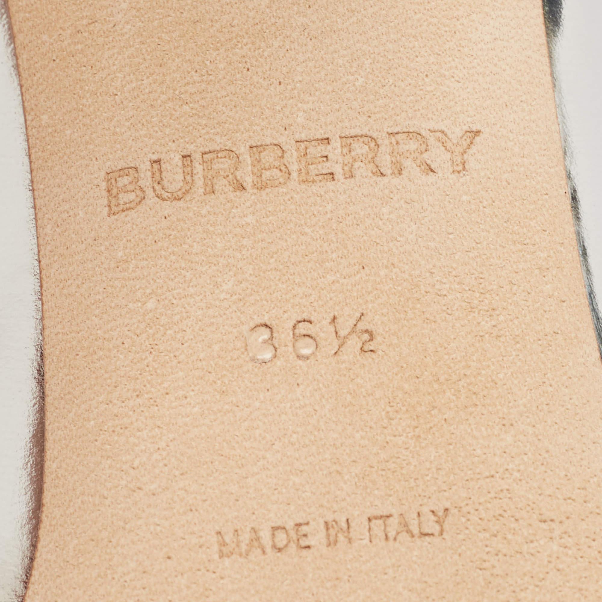 Burberry escarpins à bout pointu argentés, taille 36,5 en vente 1