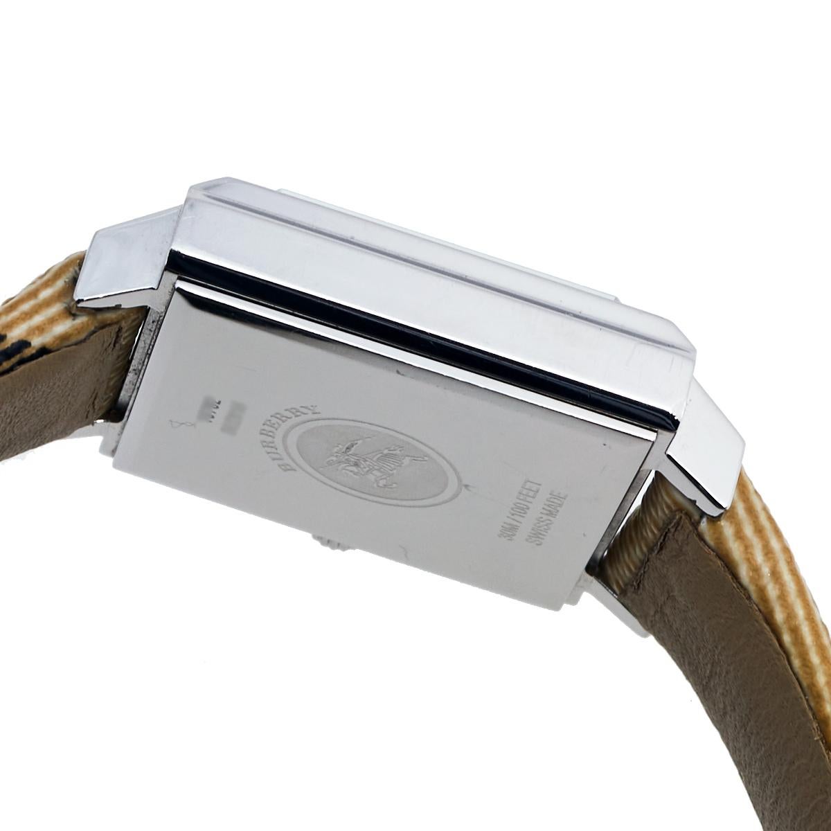 Burberry Silver Stainless Steel Leather Nova Check BU2016 Women's Wristwatch 24 In Good Condition In Dubai, Al Qouz 2