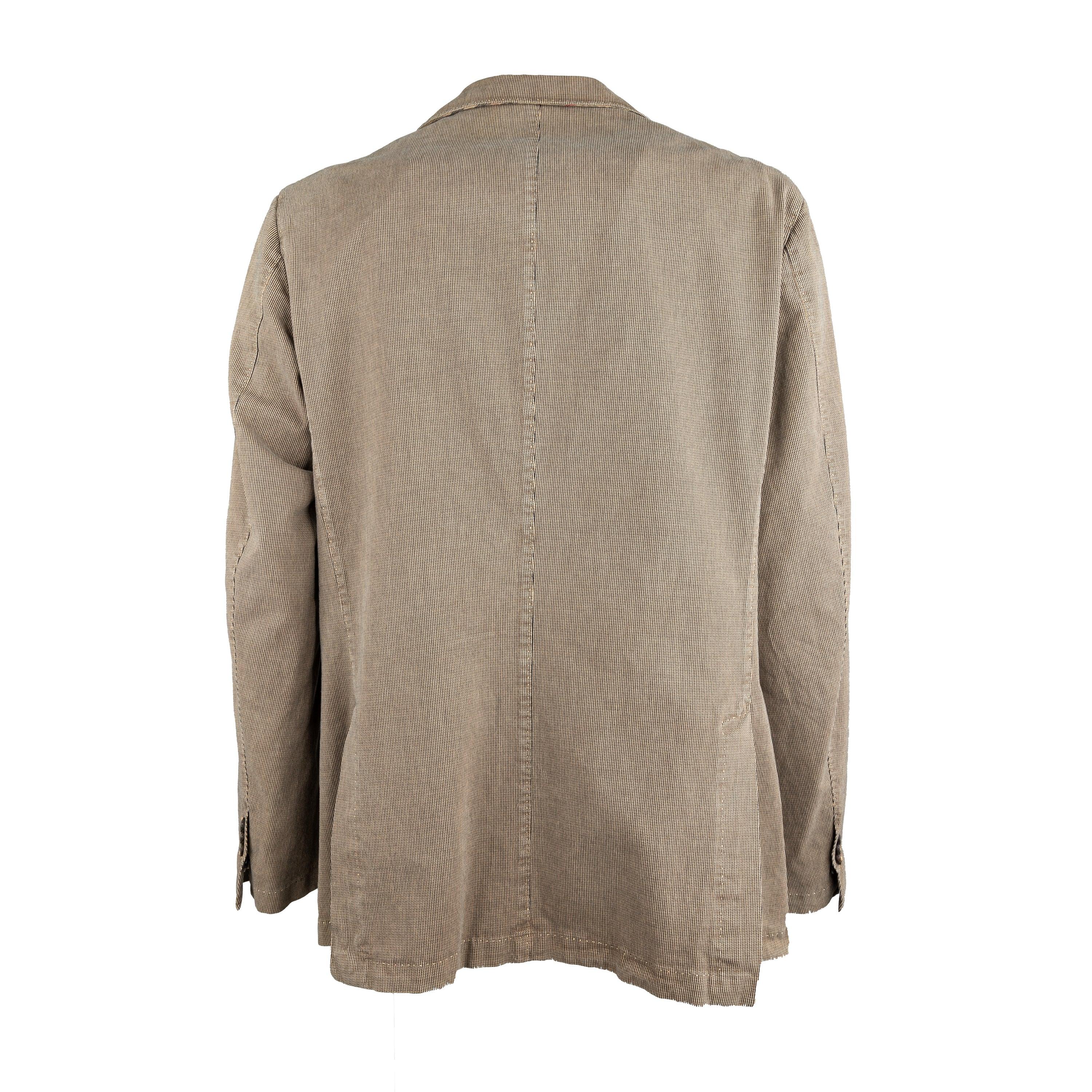 Expertly crafted from twill fabric, the Burberry Single Breasted Blazer offers a stylish and sophisticated look. The unlined design, in a rich brown hue with black accents, features a notched lapel collar and two front buttons. Perfect for a
