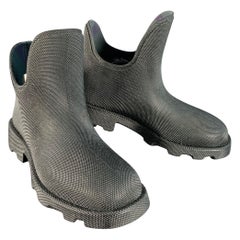 BURBERRY Taglia 10 Marsh Low Black Textured Rubber Lug Sole Ankle Rain Boots