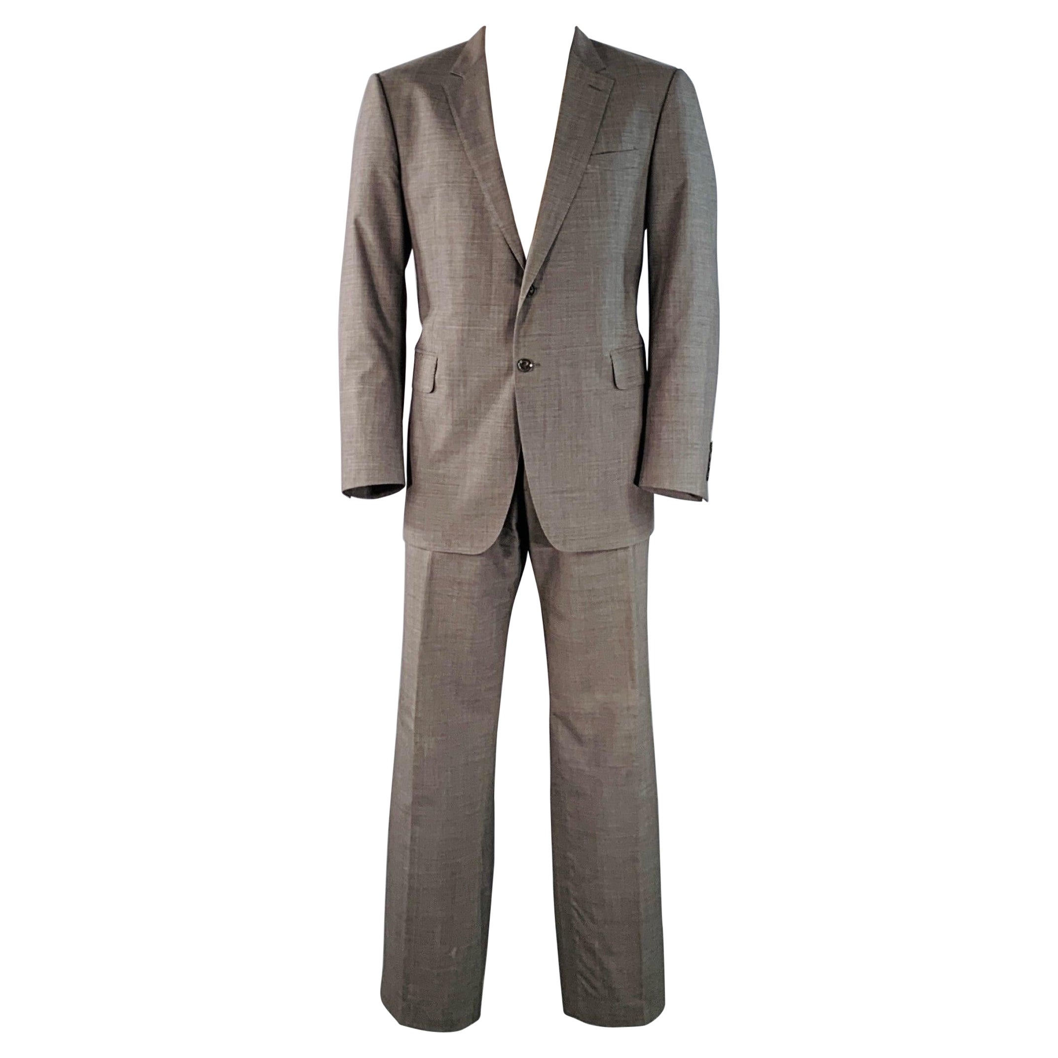 BURBERRY Size 46 Regular Grey Virgin Wool Notch Lapel Suit For Sale