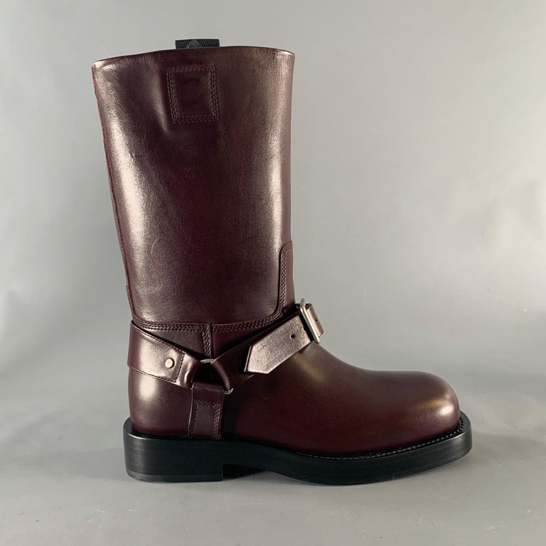 BURBERRY Size 8 Burgundy Leather Pull On Boots BURBERRY Size 8 Burgundy Leather Pull On Boots For Sale at  main image 2