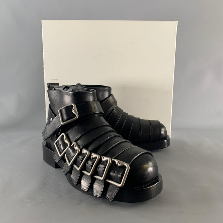 BURBERRY Size 8.5 Black Leather Pull On Boots For Sale at  display picture 2