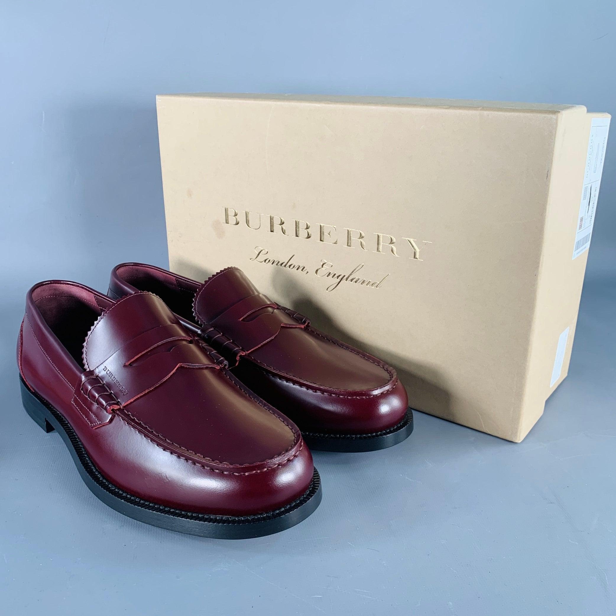 Burberry Size 9 Burgundy Leather Slip On Penny Loafers en vente 5
