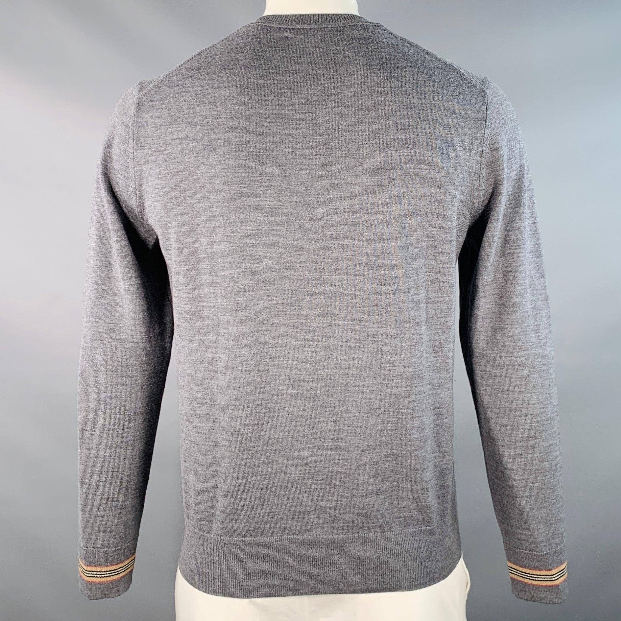 Burberry Taglia L Pullover girocollo grigio in misto poliammide con bordi a contrasto In condizioni ottime in vendita a San Francisco, CA