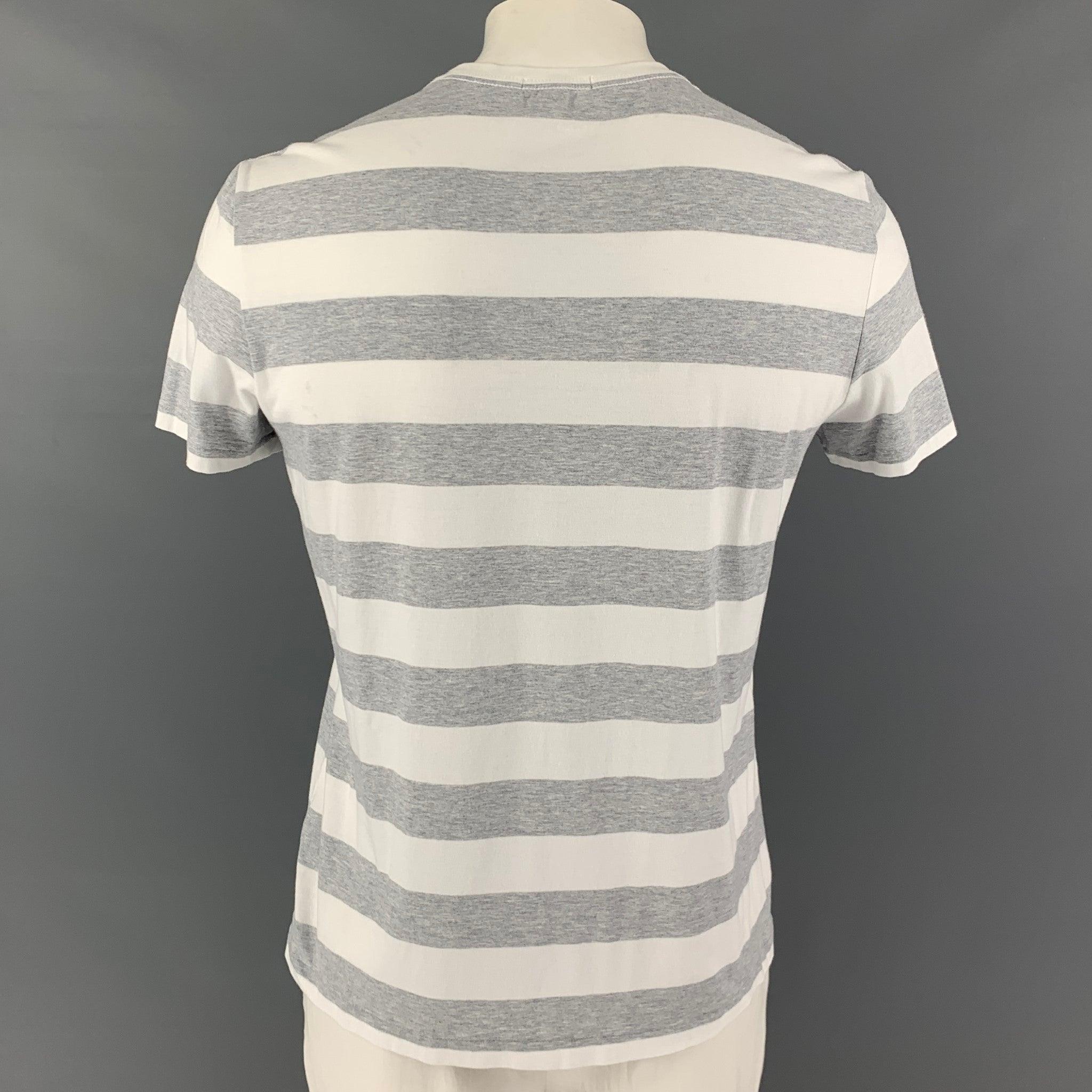 BURBERRY Size L White Grey Stripe Cotton Crew-Neck T-shirt In Good Condition For Sale In San Francisco, CA