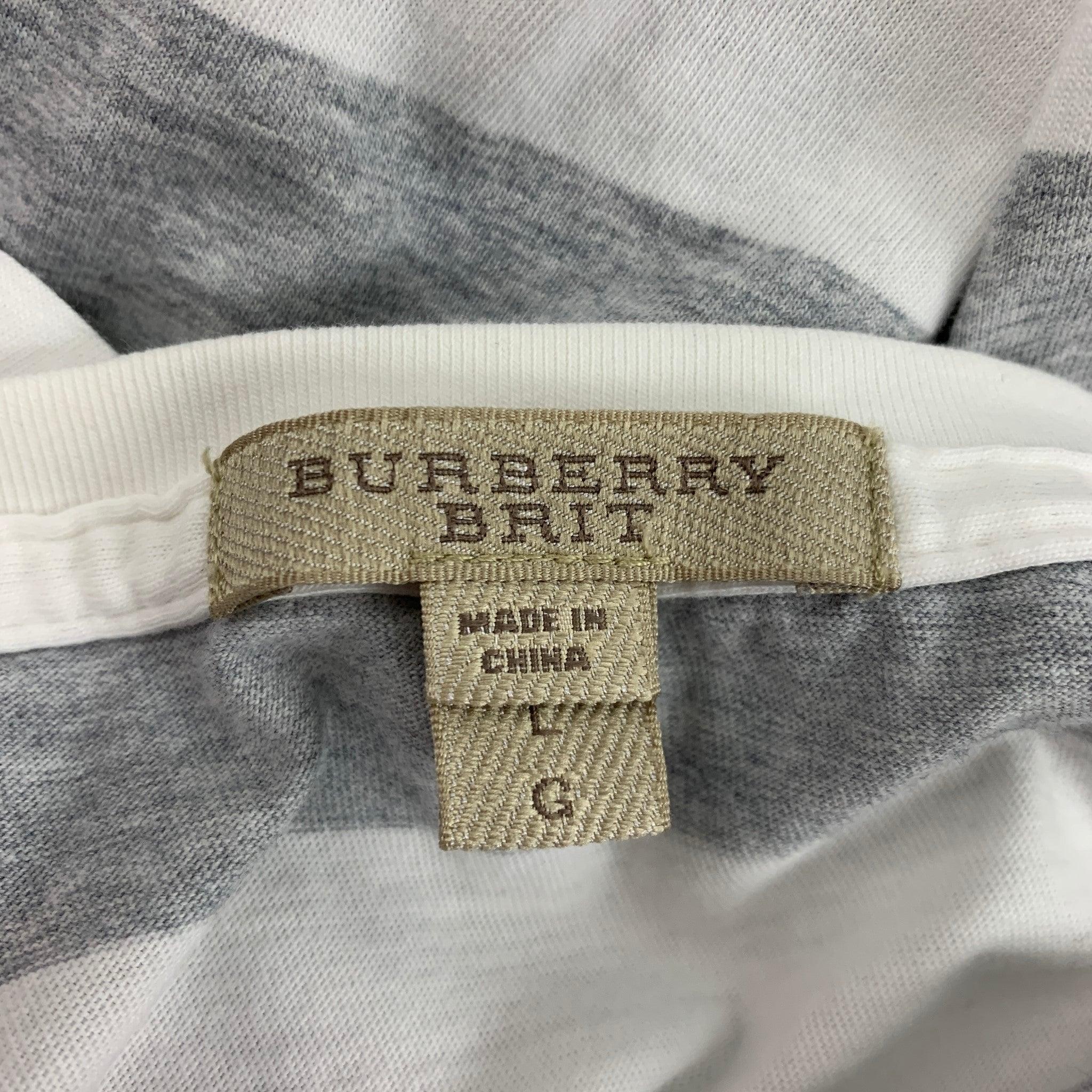 BURBERRY Size L White Grey Stripe Cotton Crew-Neck T-shirt For Sale 1