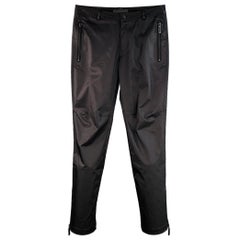 Burberry Taglia M Pantaloni casual dritti in poliestere nero con tasche a cerniera
