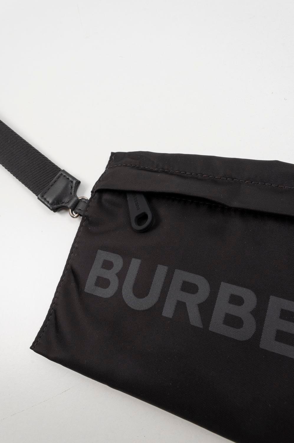 Burberry Small Men Women Handbag, S323 For Sale 2