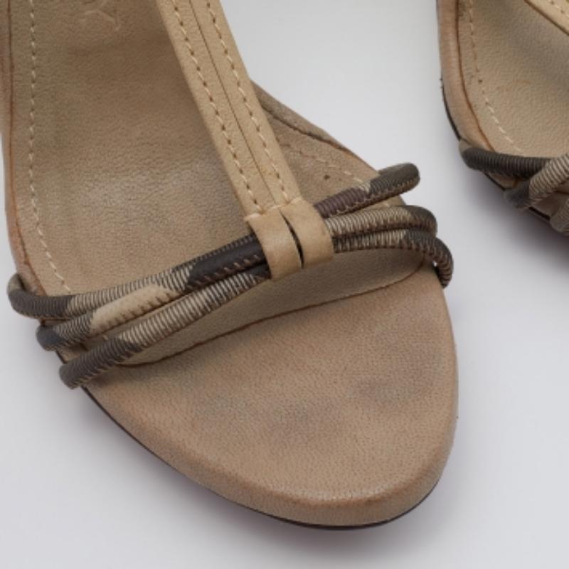Sandalias con correa en el tobillo de lona y piel revestida de cuadros ahumados Burberry talla 39 en venta 3