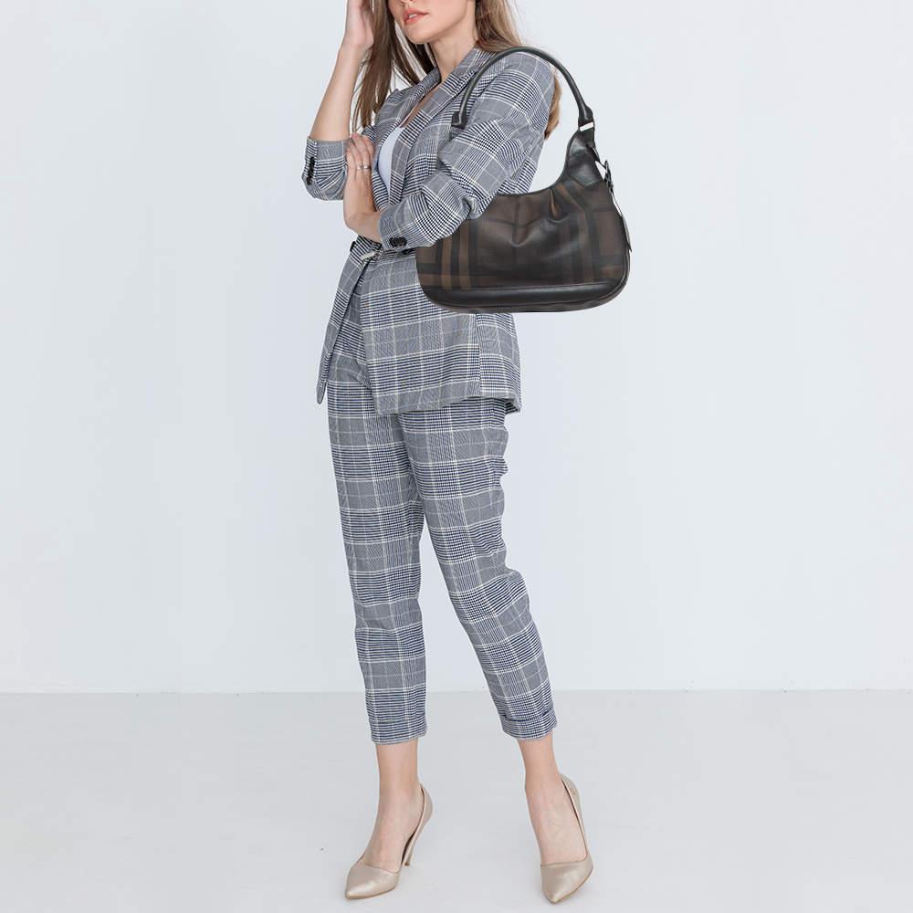 Stilvolle Handtaschen hinterlassen immer einen modischen Eindruck. Kombinieren Sie diese Designer-Hobo mit Ihrer raffinierten Arbeitskleidung sowie mit schicken Freizeitlooks.