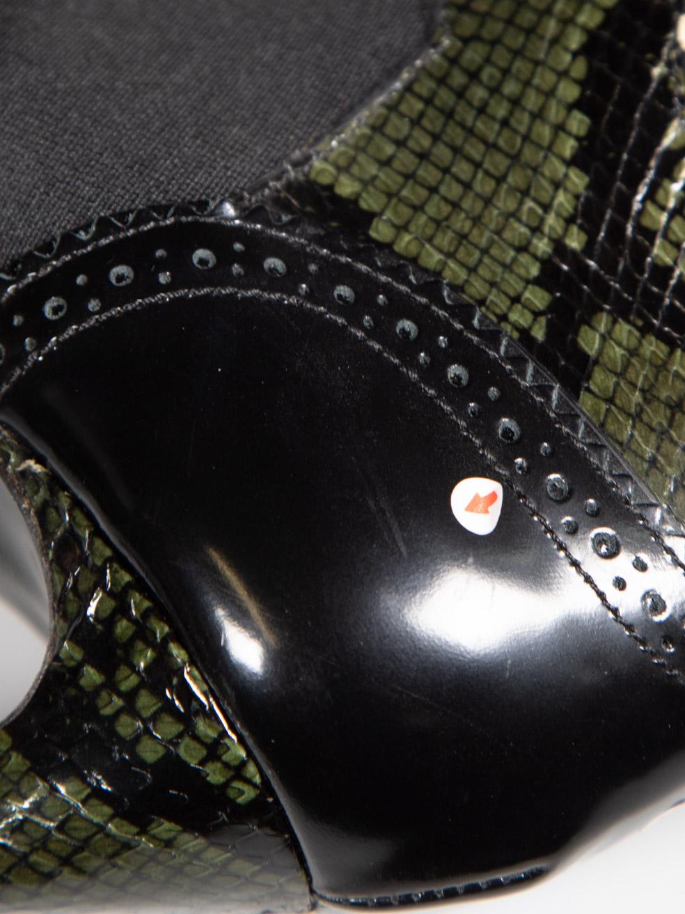 Botines de piel con estampado de piel de serpiente Burberry Talla IT 39 en venta 5