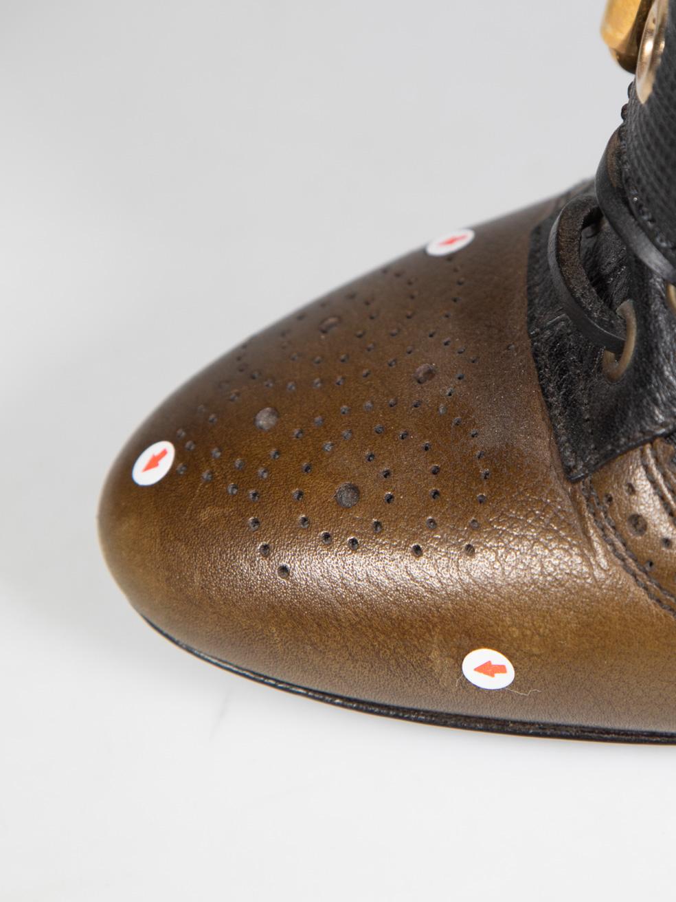 Botines de piel con estampado de piel de serpiente Burberry Talla IT 39 en venta 1