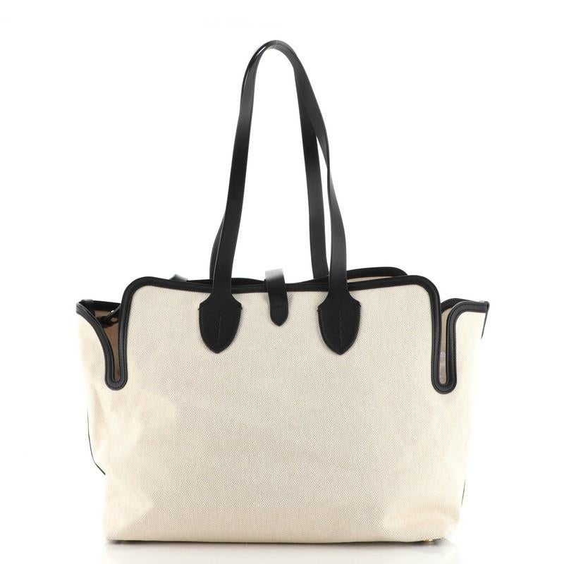 Burberry Soft Belt Bag Canvas mit Leder Medium im Zustand „Gut“ in NY, NY