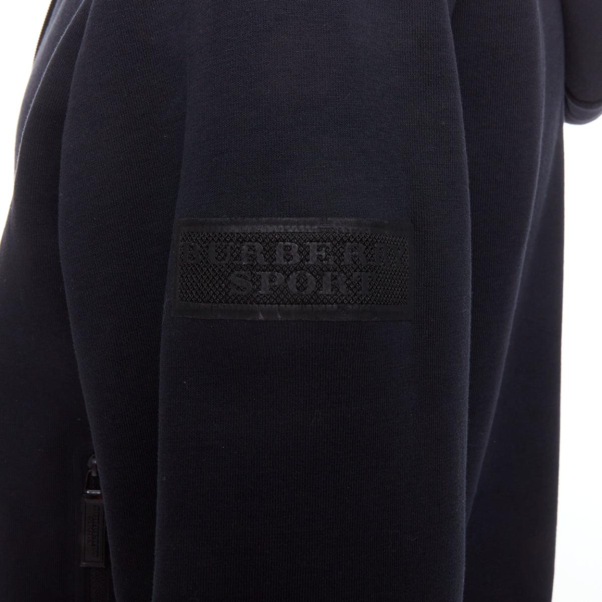 BURBERRY SPORT black rubber logo zippers cotton blend hoodie L
Reference: YIKK/A00141
Brand: Burberry
Collection: Sport
Material: Cotton, Blend
Color: Black
Pattern: Solid
Closure: Zip
Extra Details: Rubber logo at left arm.
Made in: