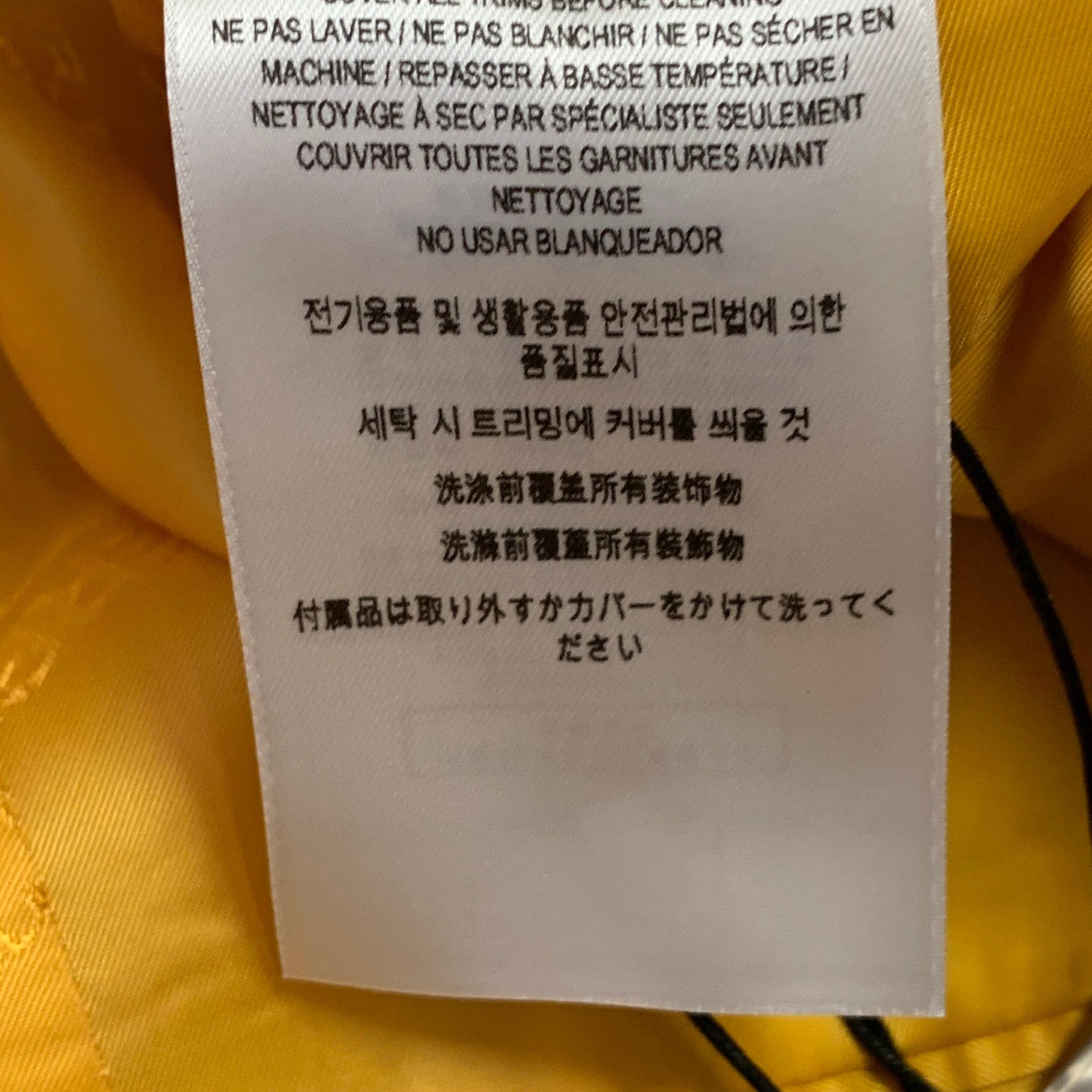 BURBERRY SS23 Taille 40 Veste en laine jaune à double boutonnage et revers à pointe en vente 6