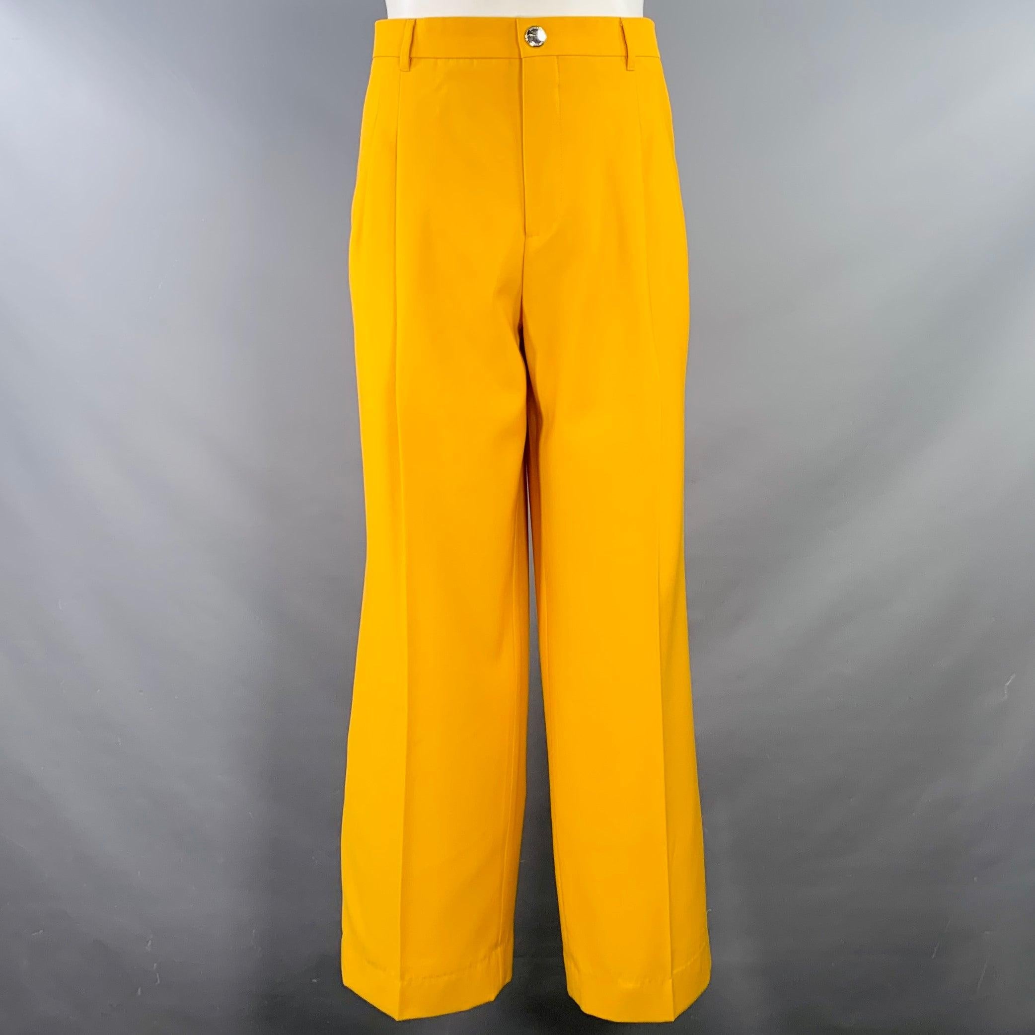 BURBERRY SS23 Taille 40 Veste en laine jaune à double boutonnage et revers à pointe Excellent état - En vente à San Francisco, CA