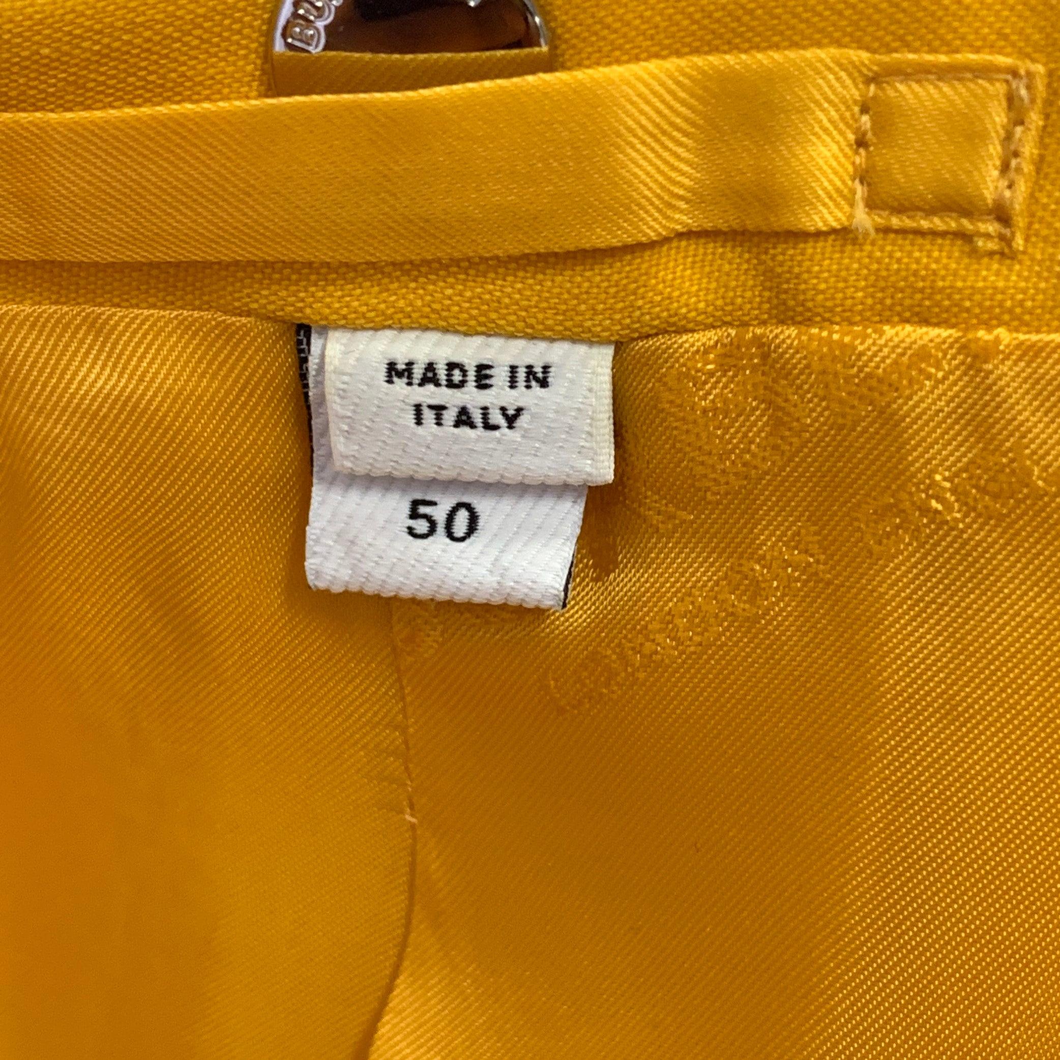 BURBERRY SS23 Taille 40 Veste en laine jaune à double boutonnage et revers à pointe en vente 4