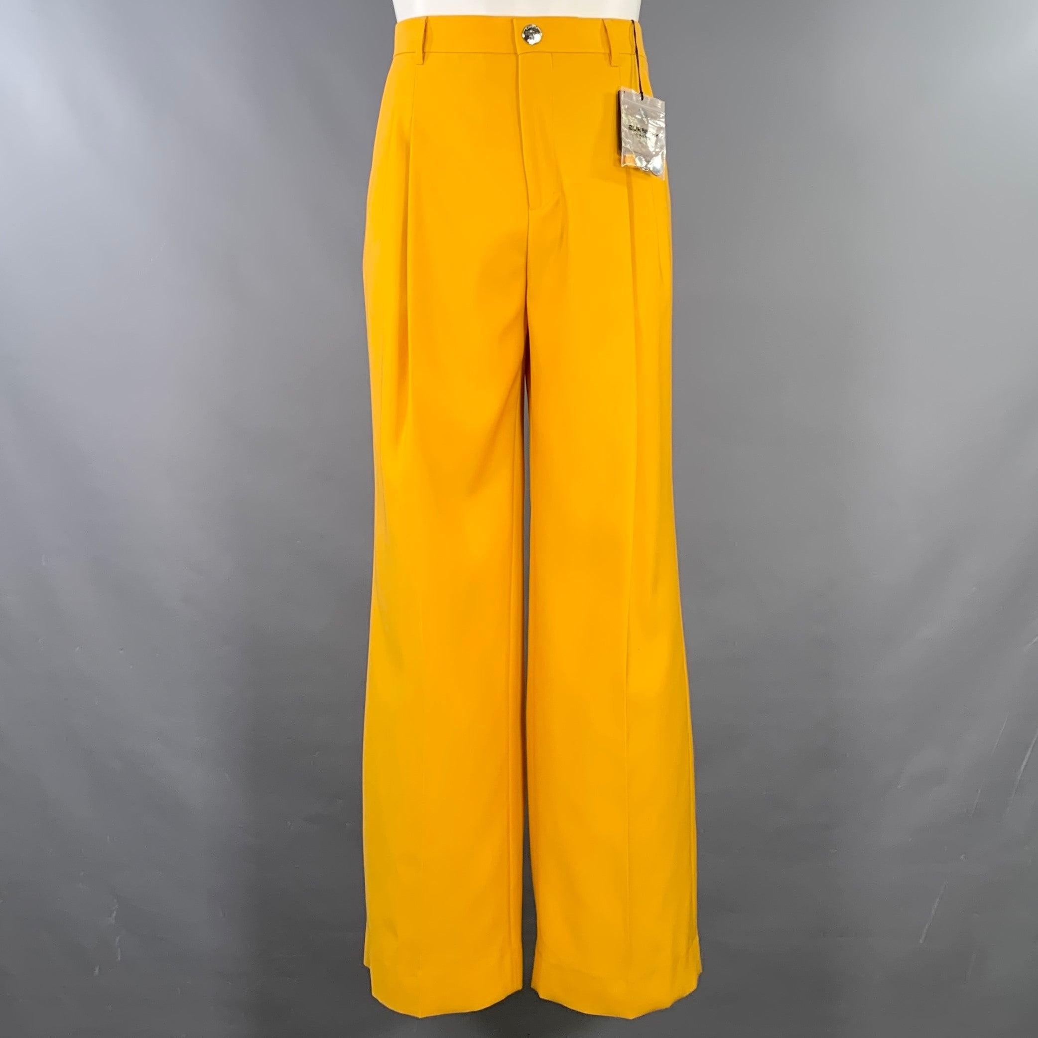 BURBERRY SS23 Taglia 40 Abito doppiopetto in lana gialla In condizioni ottime in vendita a San Francisco, CA
