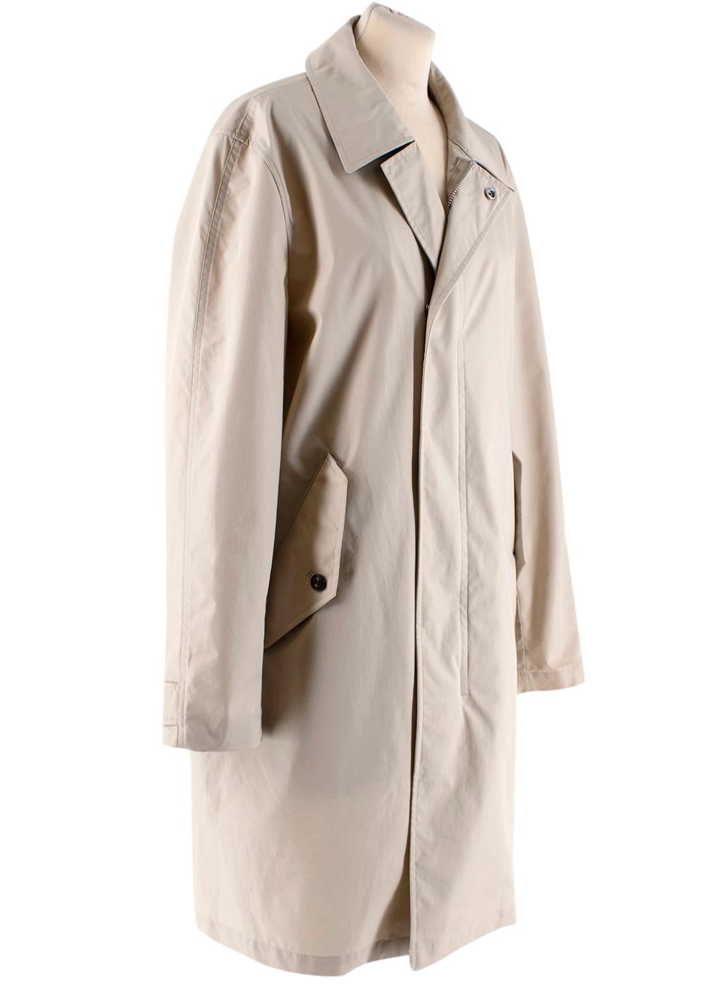 Burberry Stone Zip Trench Coat with Detachable Hood

- Two side button welt pockets 
- Classic, timeless cut
- Single breasted closure with a zip and press-studs
- Signature details: check undercollar
- One inside pocket 

Materials: 
Outer - 100%