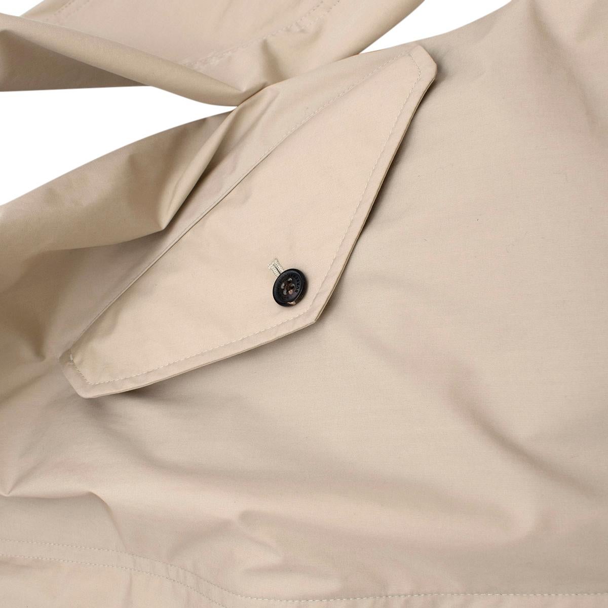 Burberry Stone Zip Trench Coat with Detachable Hood - US size 38 In Excellent Condition For Sale In London, GB