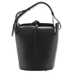 Burberry Supple Eimertasche aus Leder