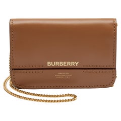 Burberry - Mini porte-cartes Jody en cuir brun clair avec chaîne