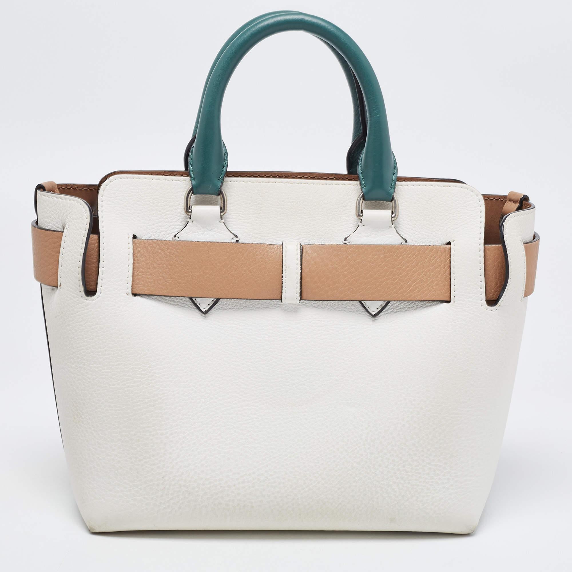 This Burberry Marais Belt tote for women is super classy and functional, perfect for everyday use. We like the notable details and its high-quality finish.

Includes: Original Dustbag, Info Booklet, Detachable Strap