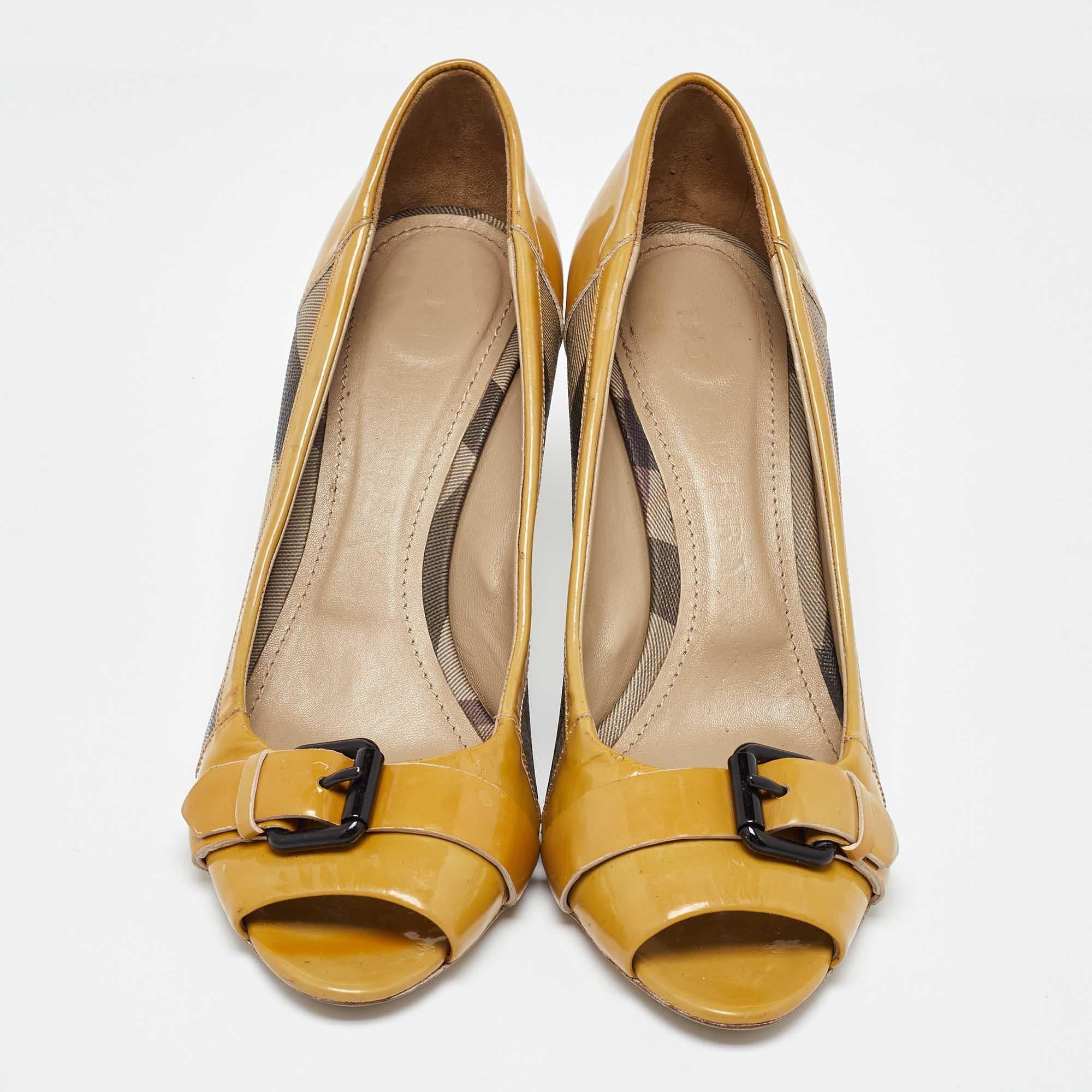 Bombas Burberry Tricolor Patent y Nova Check Canvas Peep Toe Talla 40 Marrón en venta