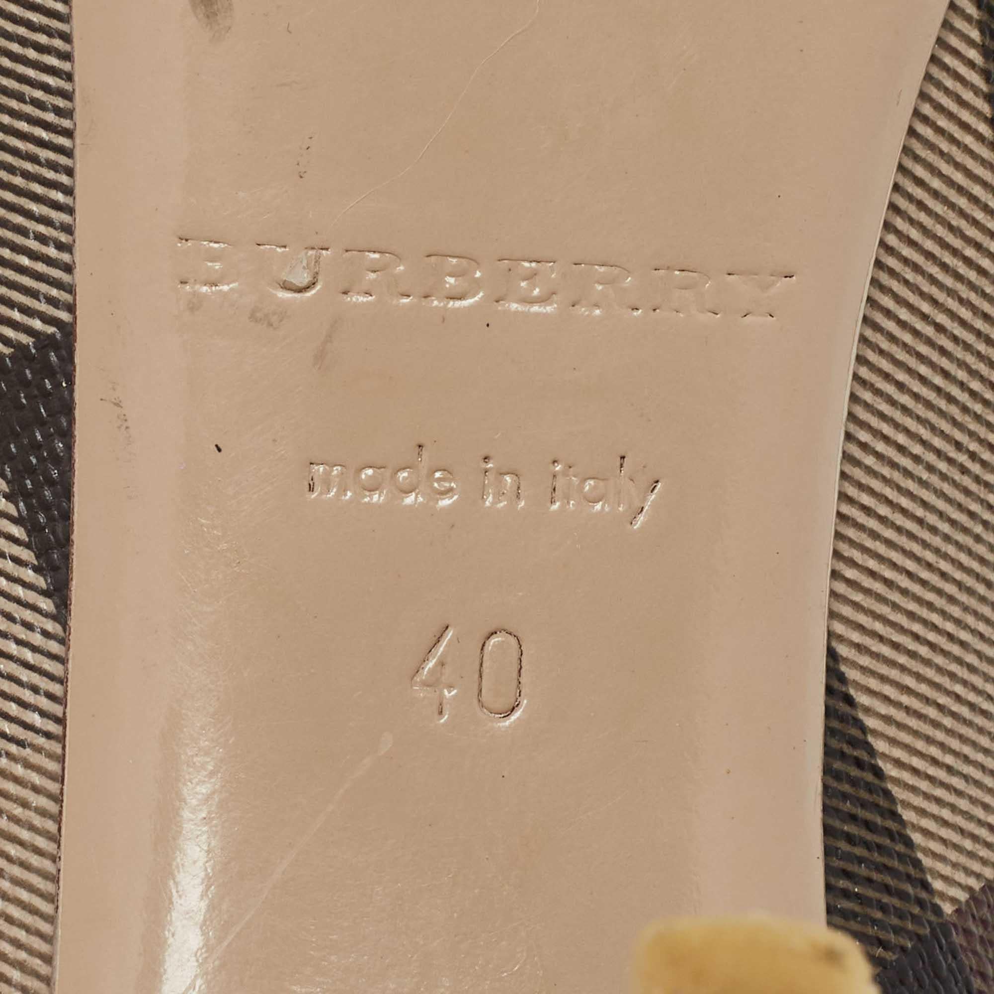 Bombas Burberry Tricolor Patent y Nova Check Canvas Peep Toe Talla 40 en venta 2