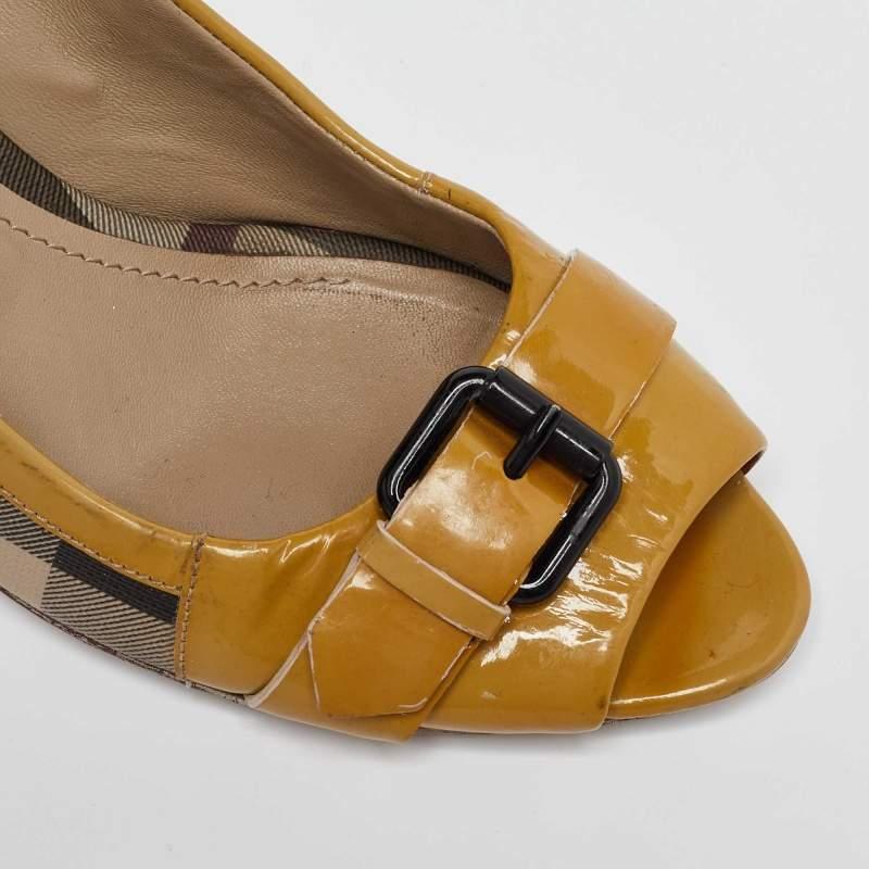 Bombas Burberry Tricolor Patent y Nova Check Canvas Peep Toe Talla 40 en venta 3