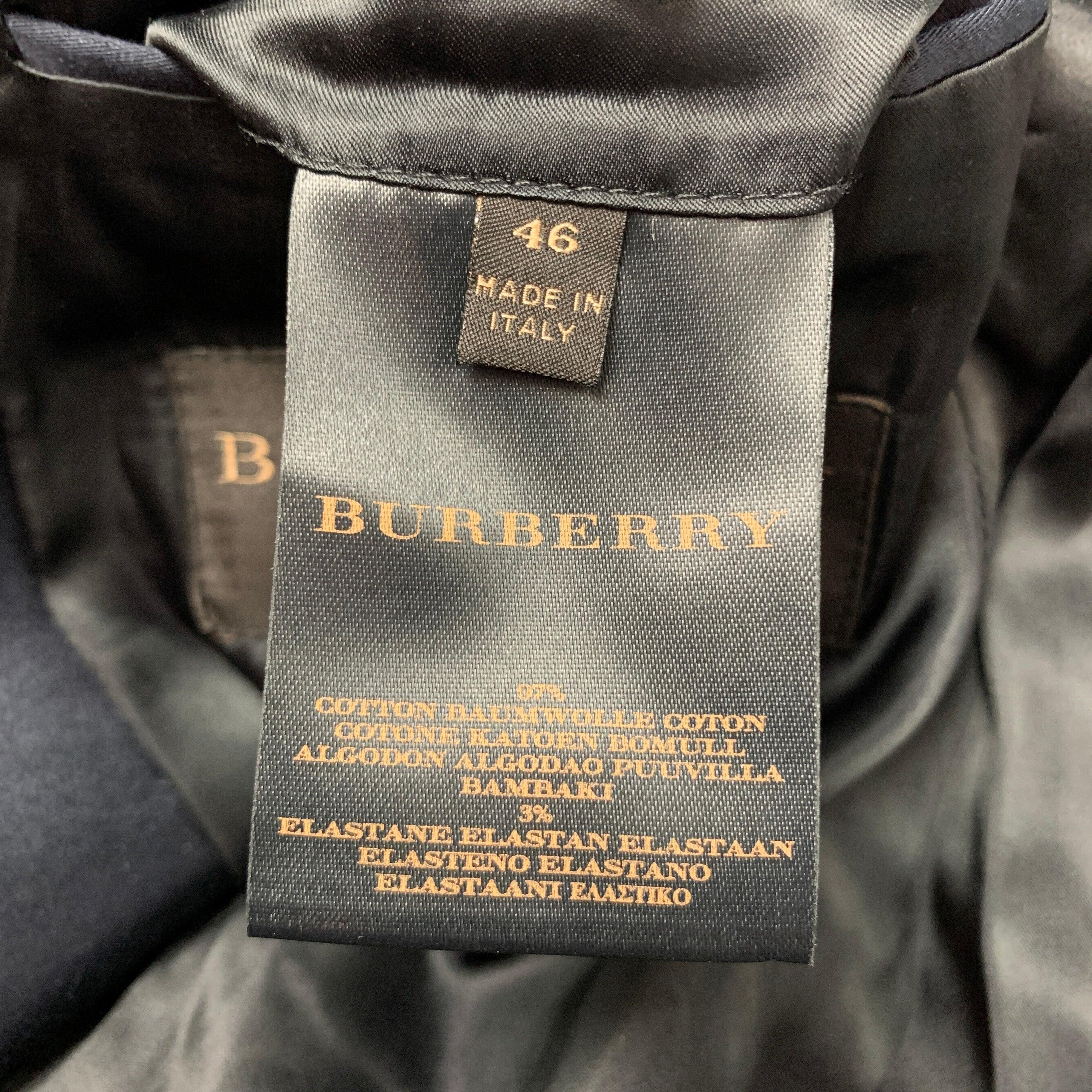 BURBERRY - Manteau de sport en coton bleu marine à revers pointu, taille 36 en vente 2