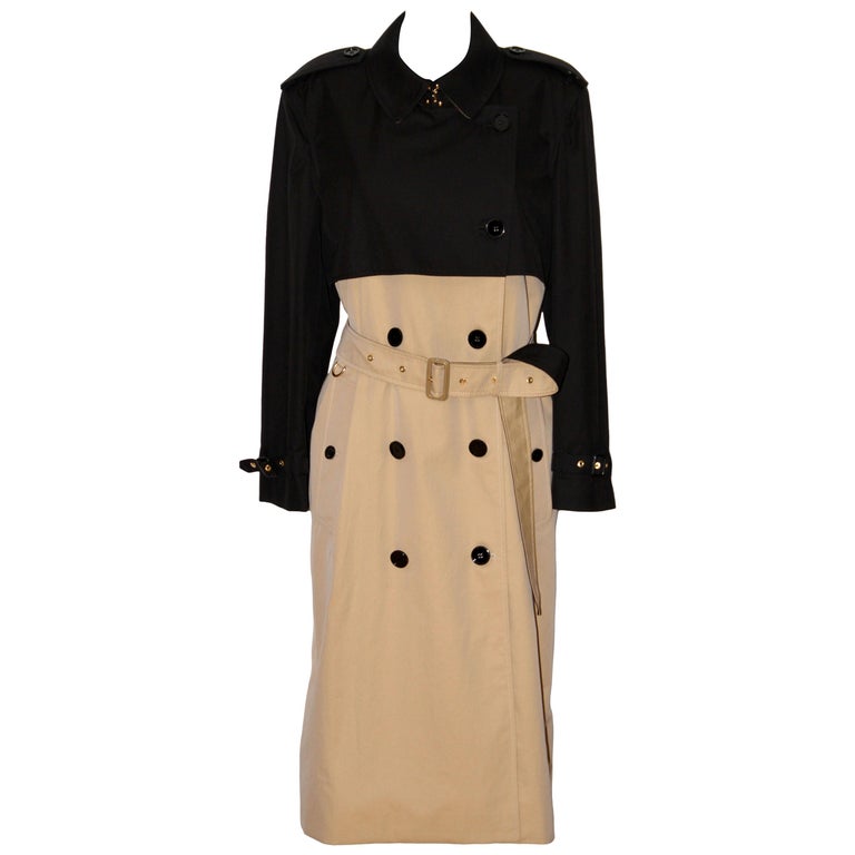 Burberry Two-Tone Black and Beige Trench Coat For Sale at 1stDibs