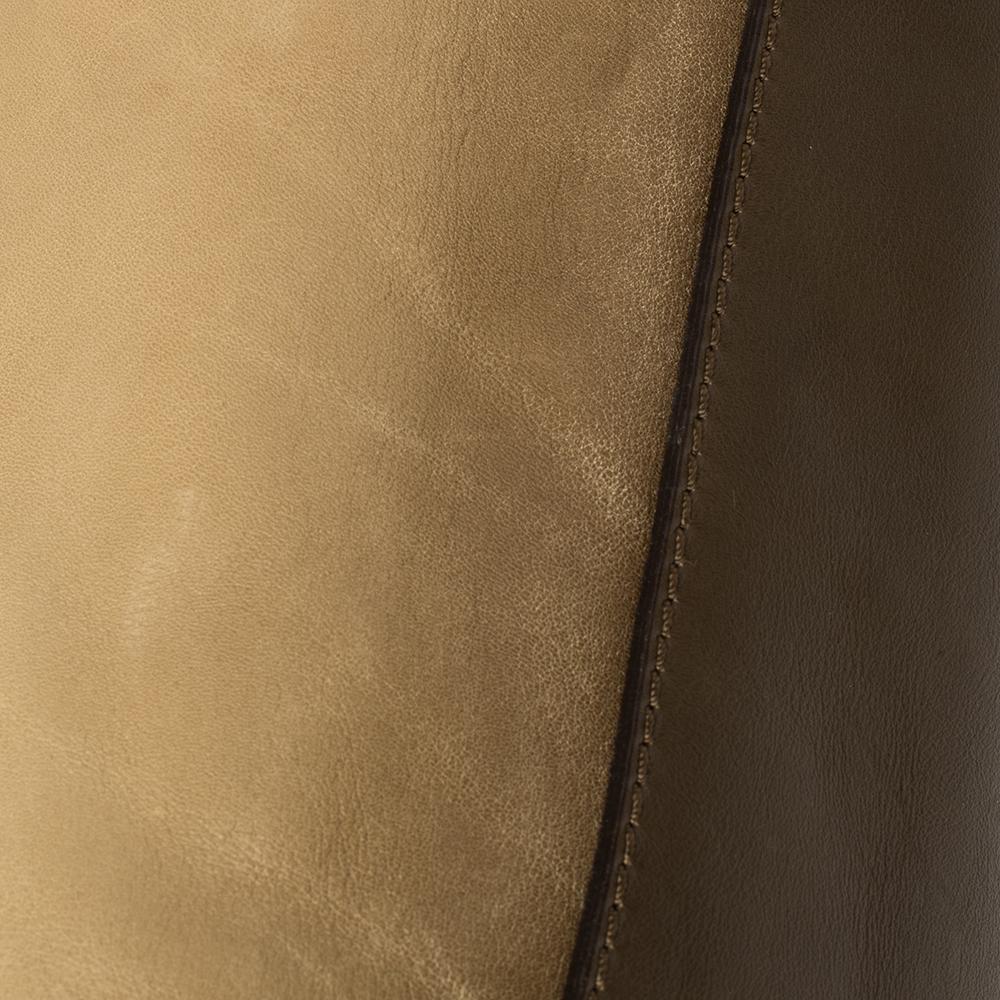 Burberry - Sac à main en cuir marron bicolore en vente 5