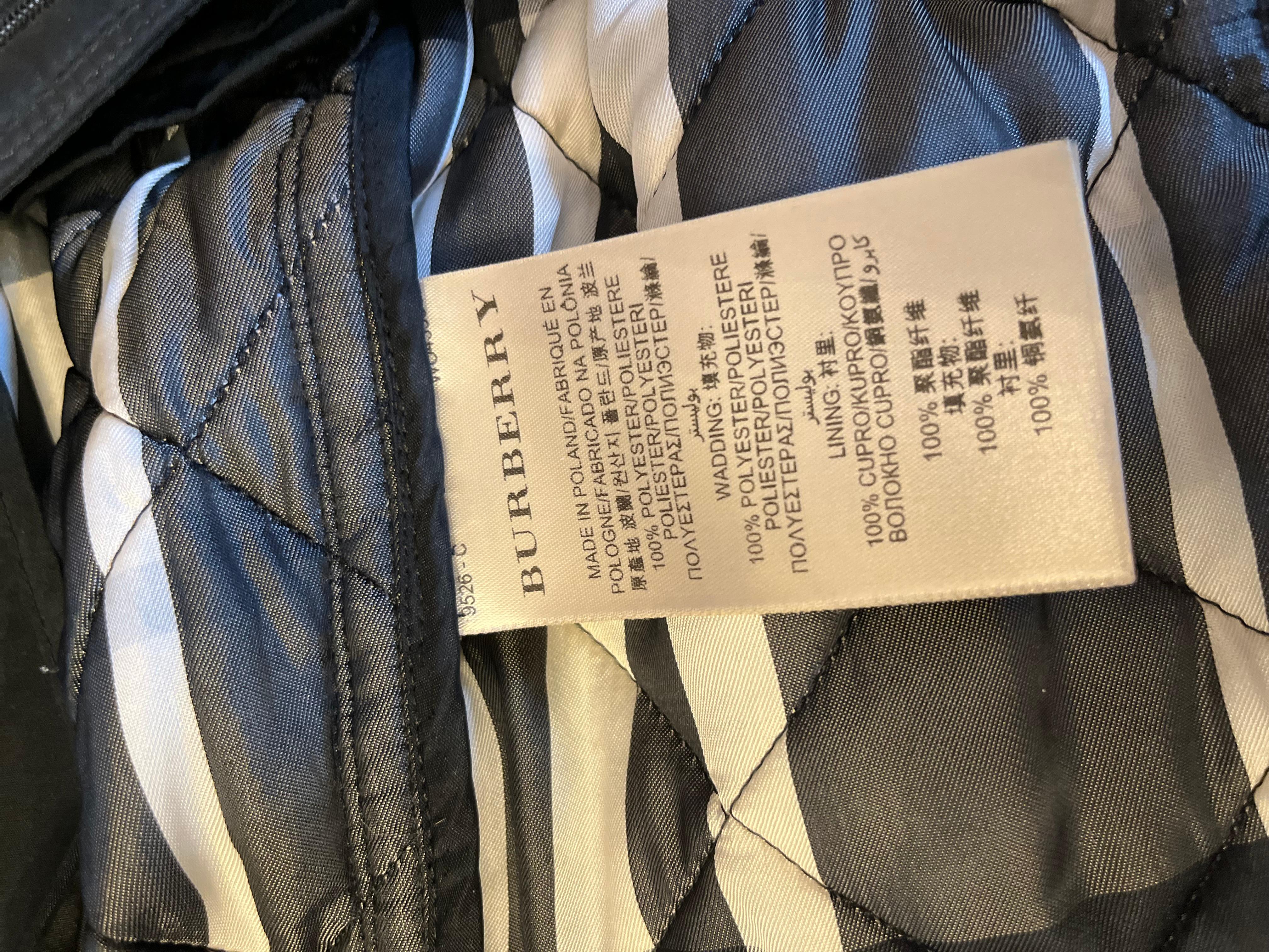 Burberry Two-Way Quilted Jacket Size 12-14 US In Excellent Condition For Sale In Port Hope, ON