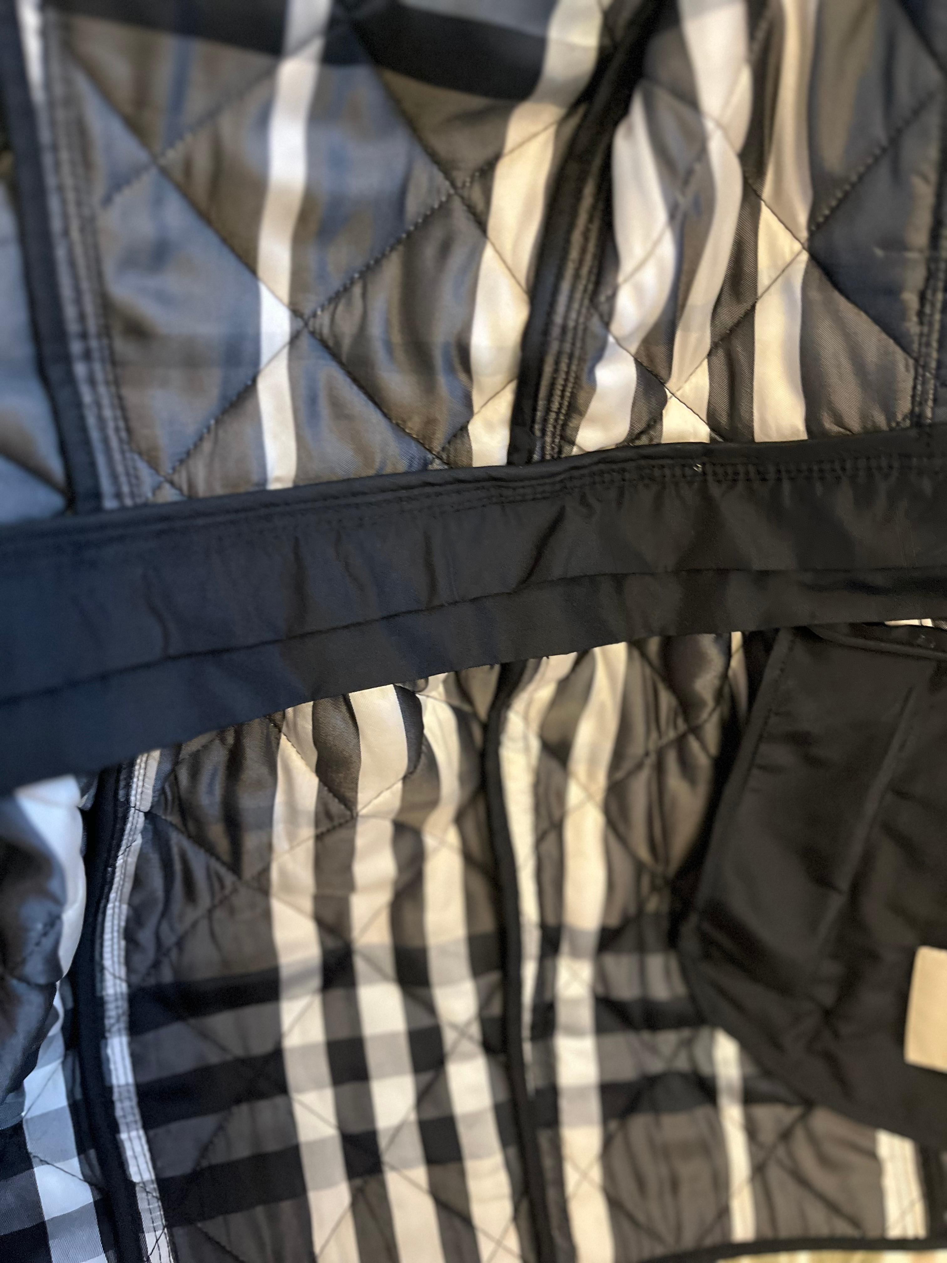 Burberry Two-Way Quilted Jacket Size 12-14 US For Sale 3