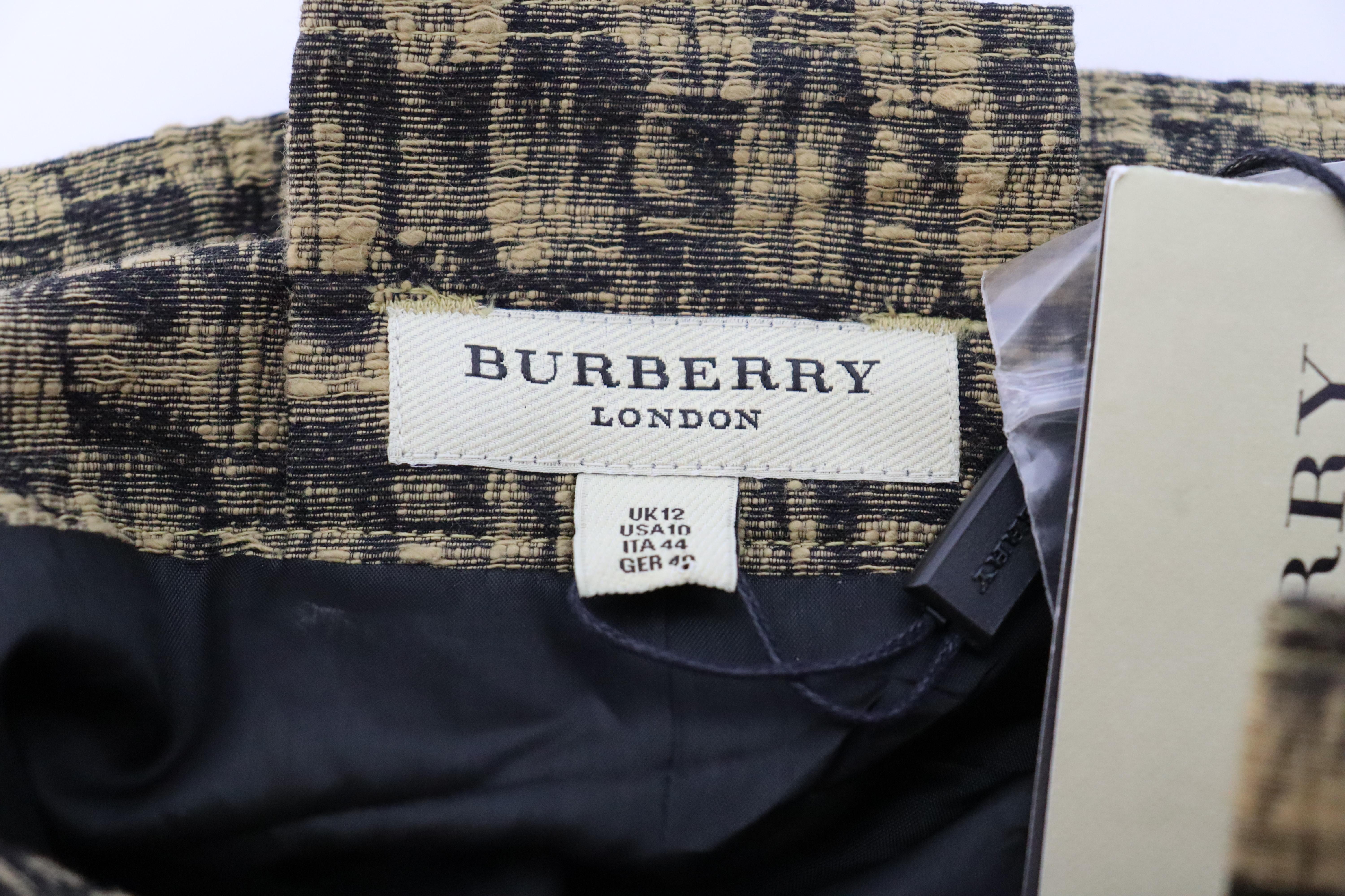 Women's Burberry UK 12 Brown Midi Skirt with Belt For Sale