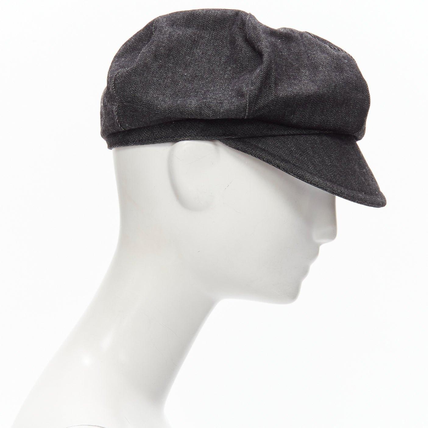 BURBERRY Vintage negro denim logo bordado cremallera bolsillo newboy sombrero Sz 54 en Excelente estado para la venta en Hong Kong, NT